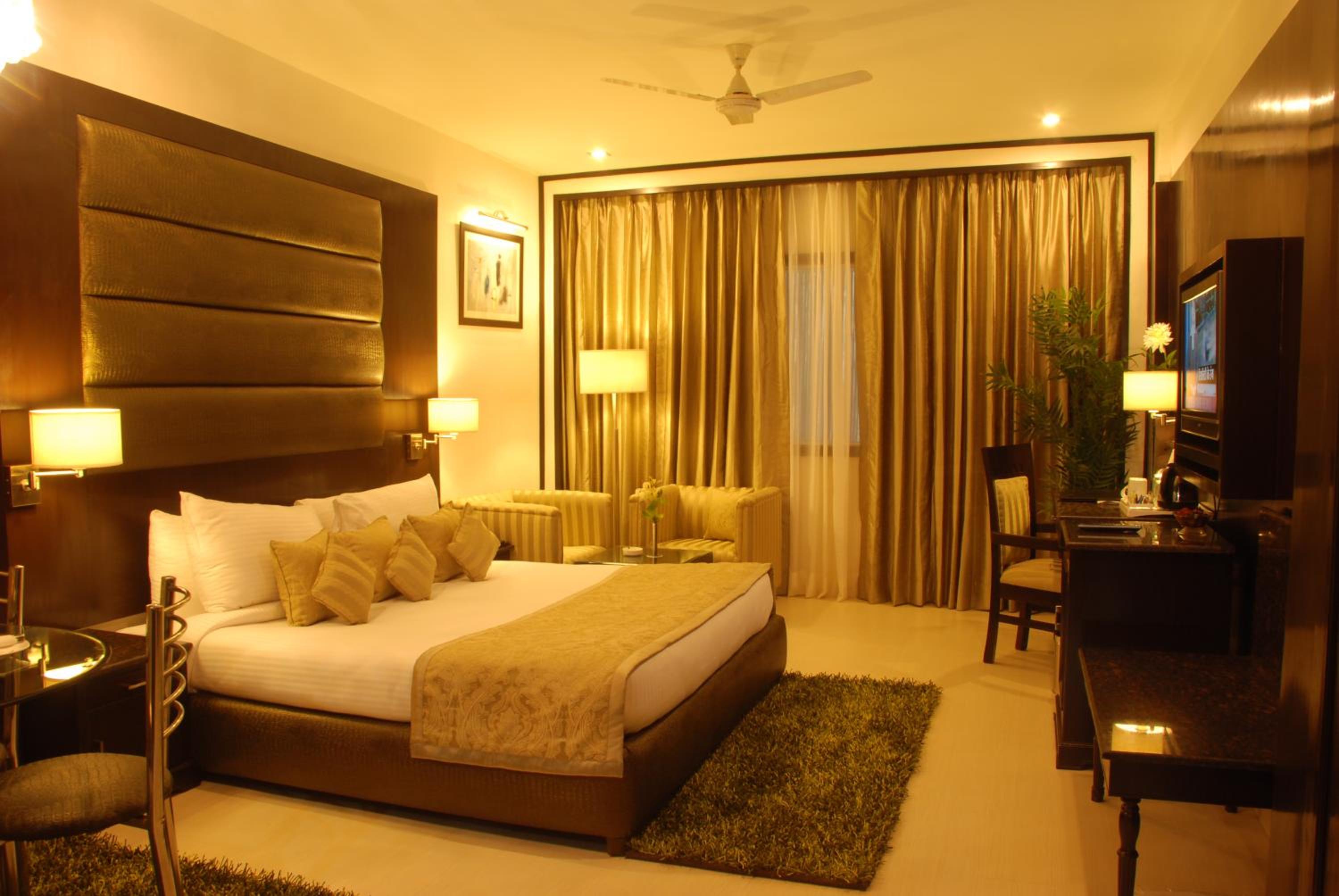 Deluxe Double Room with 20% discount on food and soft beverage