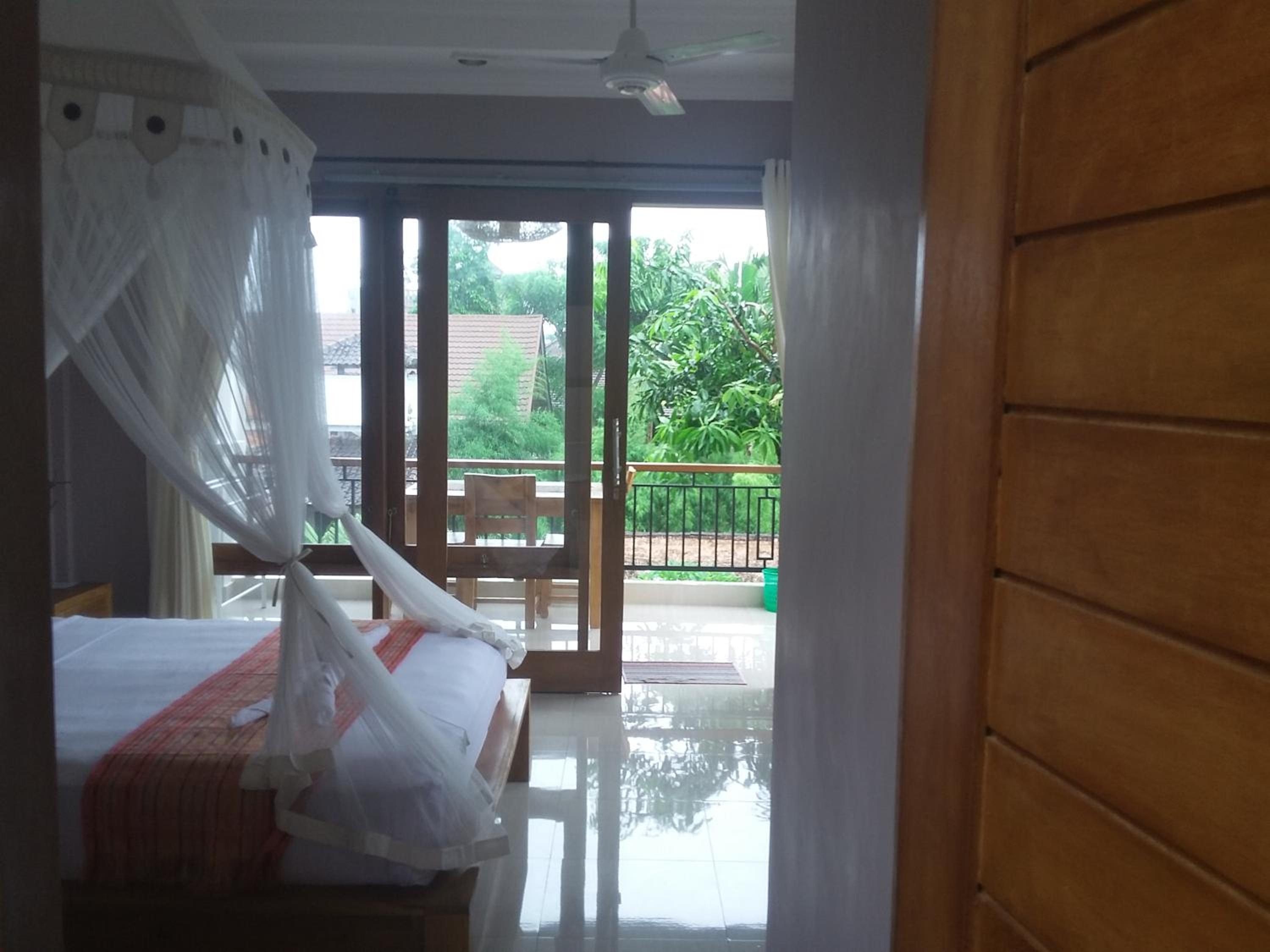 Triple Room with Balcony - Photo 2