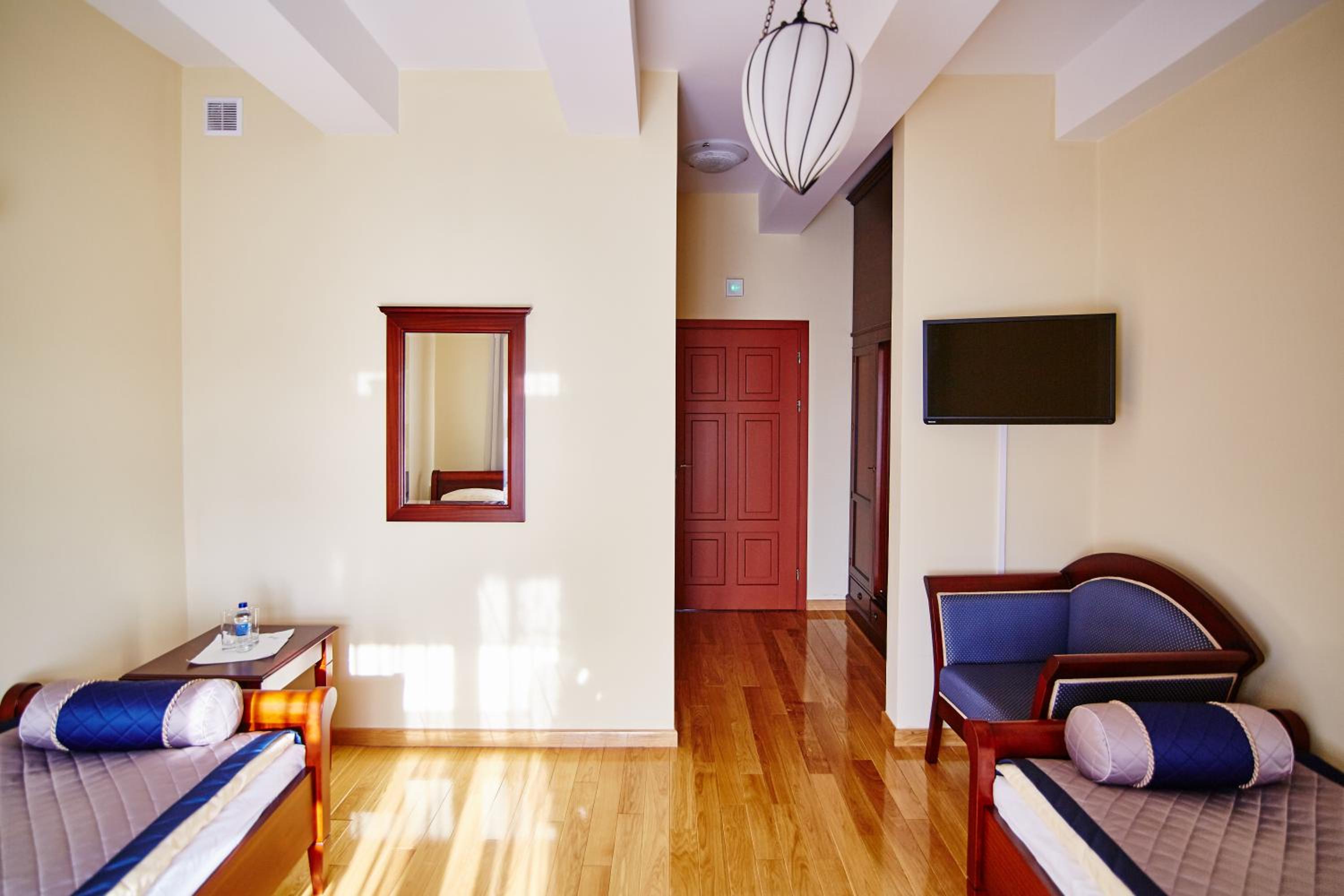 Double Room - Photo 2