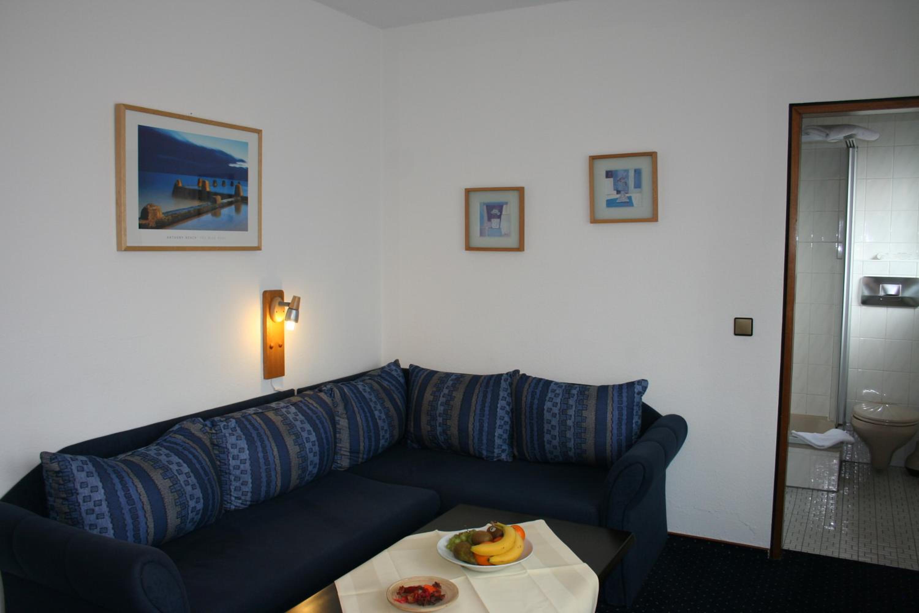 Apartment with Shower photo 2
