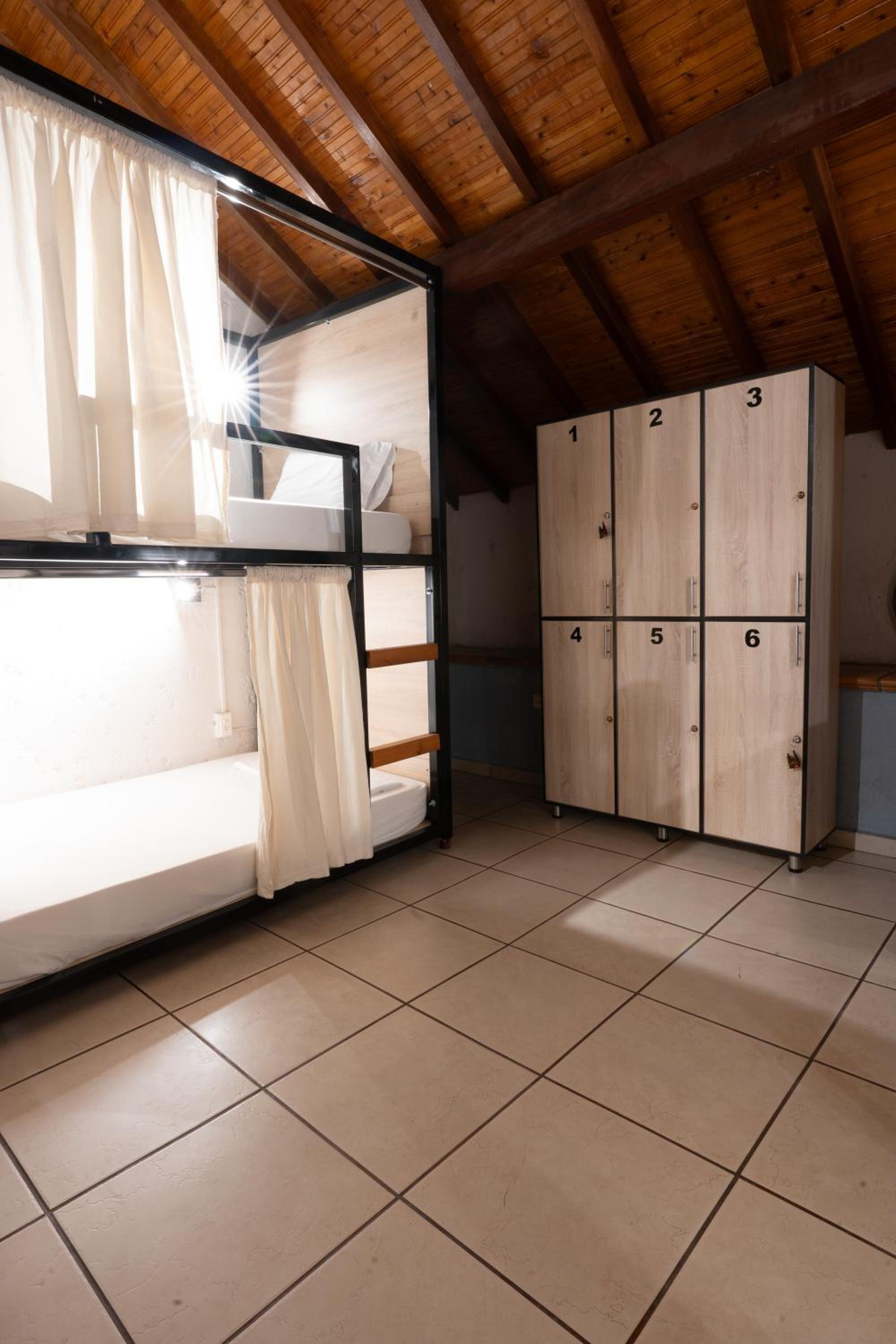 Single Bed in Mixed Dormitory Room photo 2