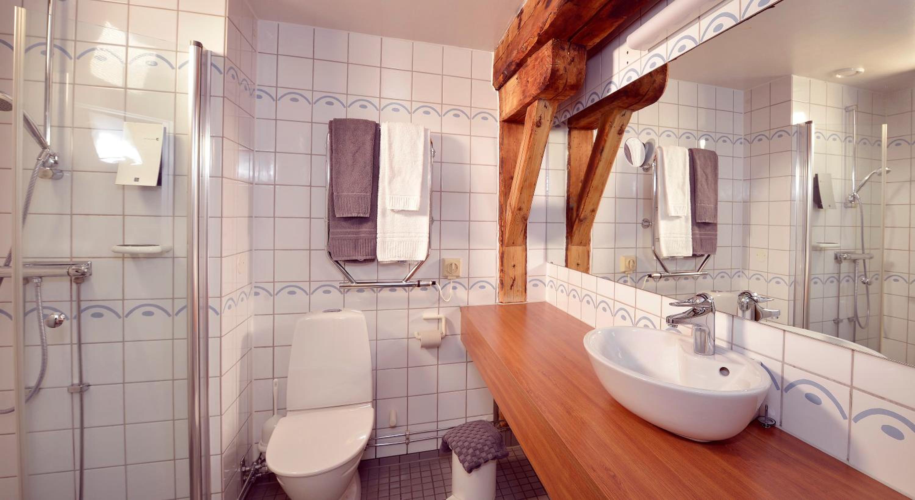 Standard Double Room - Photo 7
