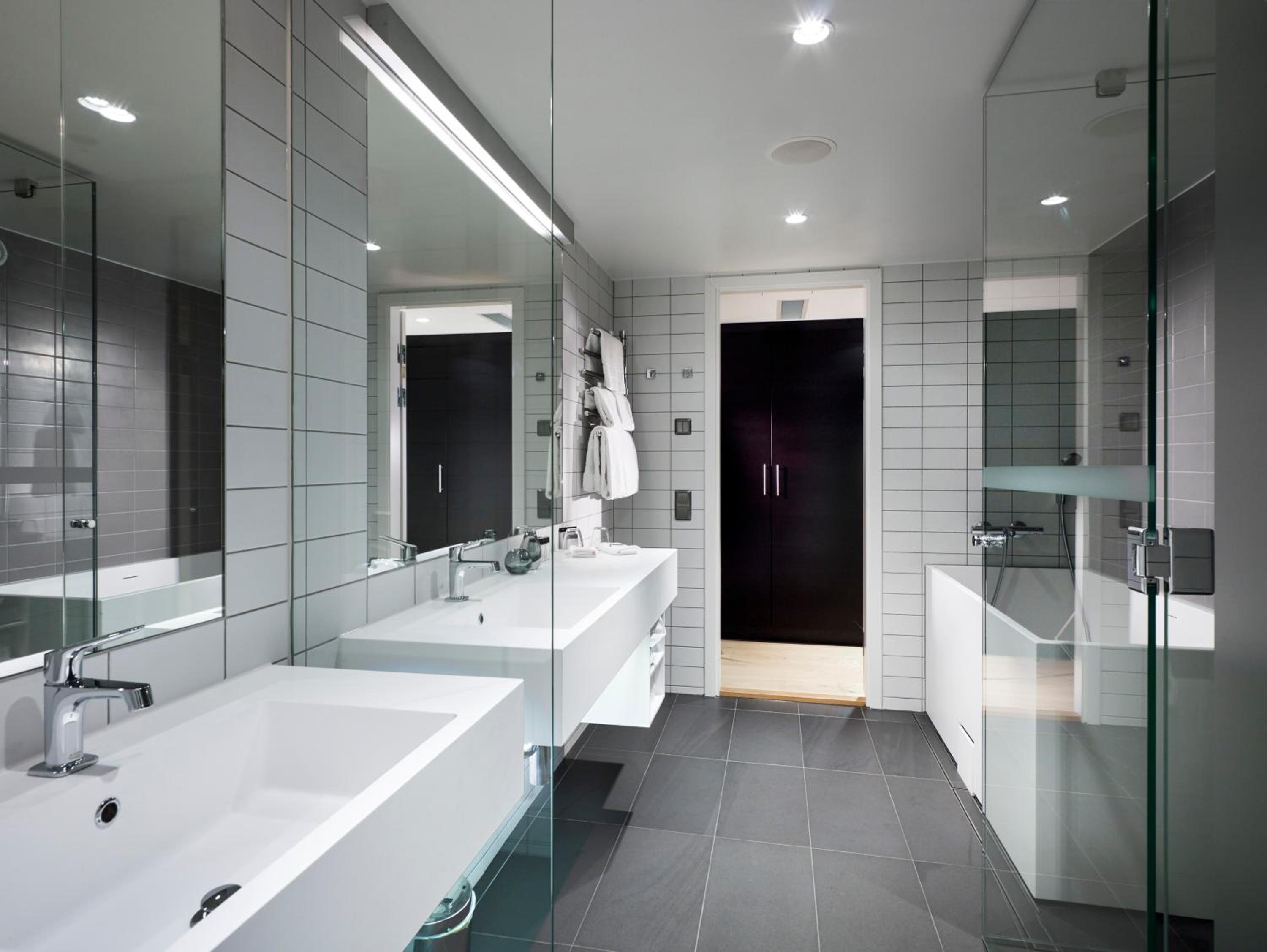 Junior Suite - Gothia Towers (min 25 years of age acceptable) - Photo 6
