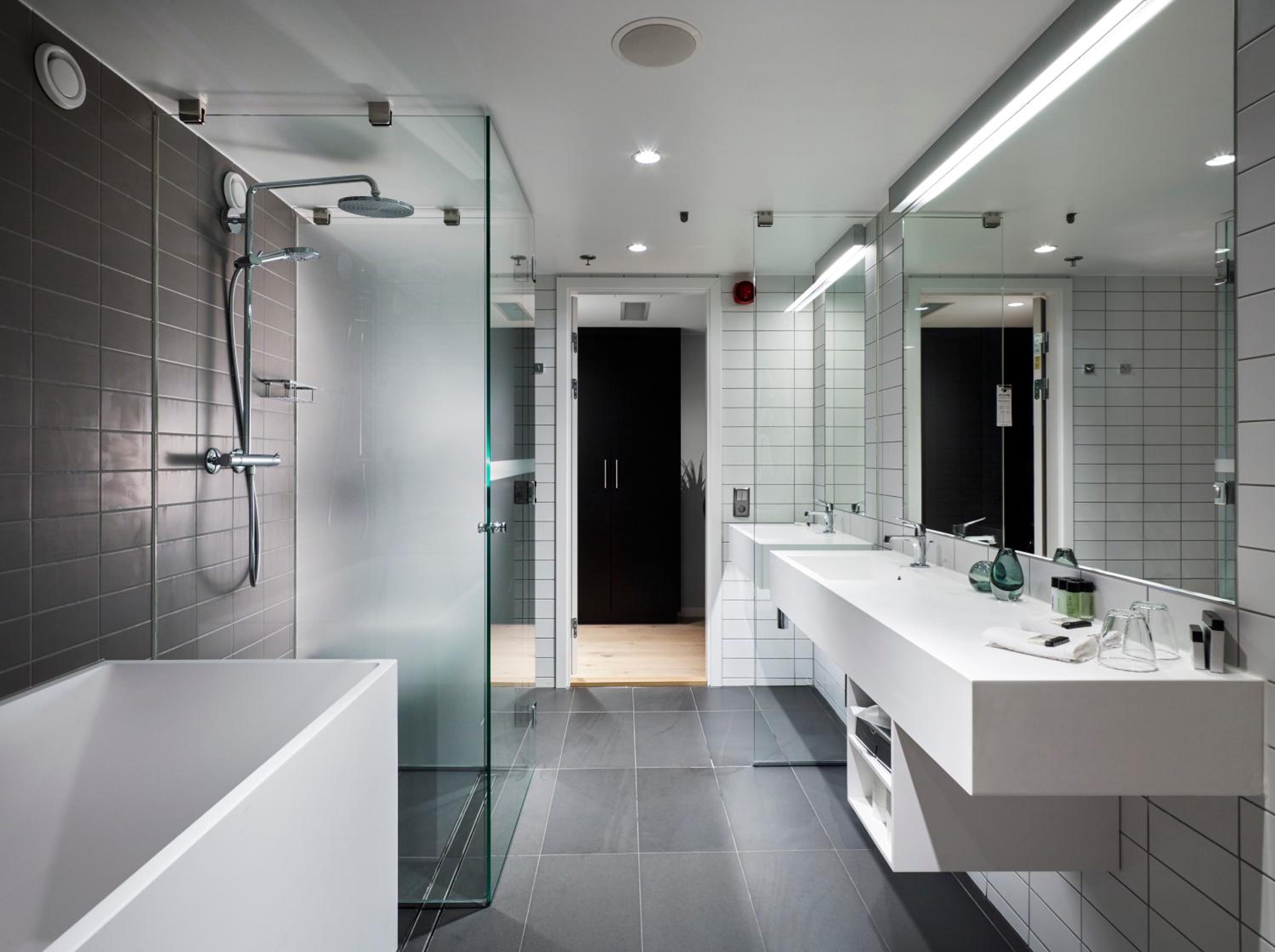 Junior Suite - Gothia Towers (min 25 years of age acceptable) - Photo 2