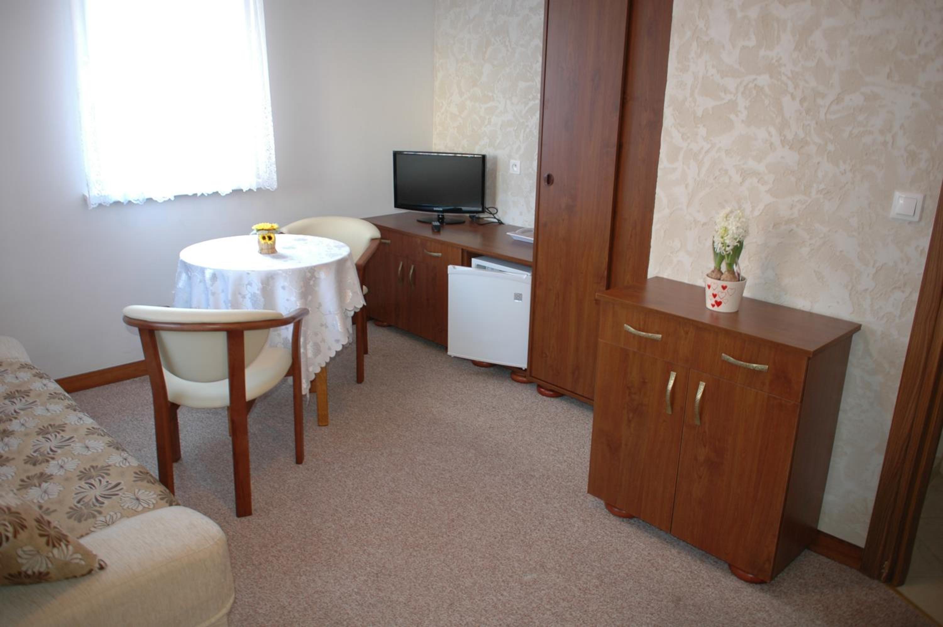 Double or Twin Room - Photo 11