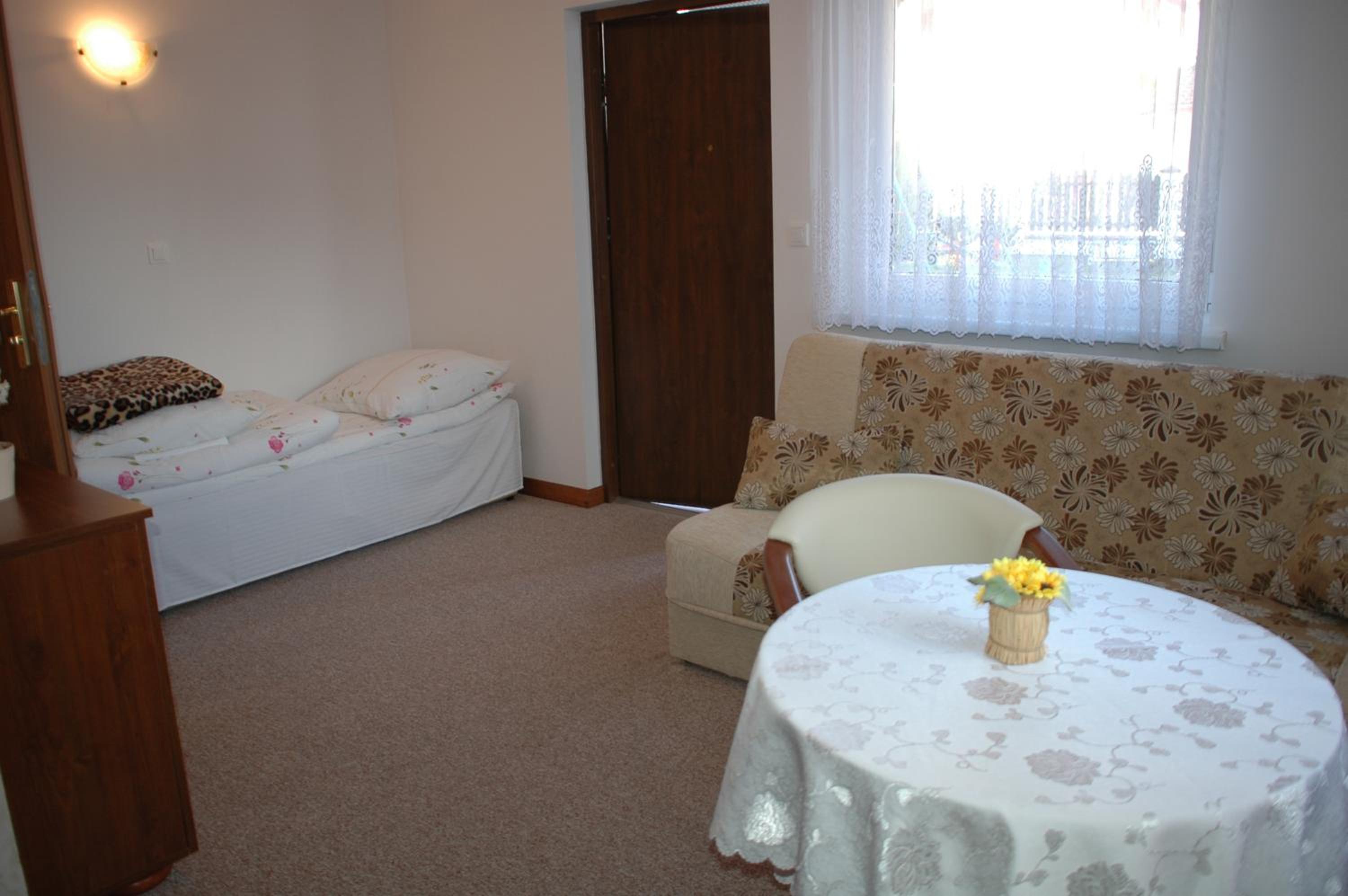 Double or Twin Room - Photo 8