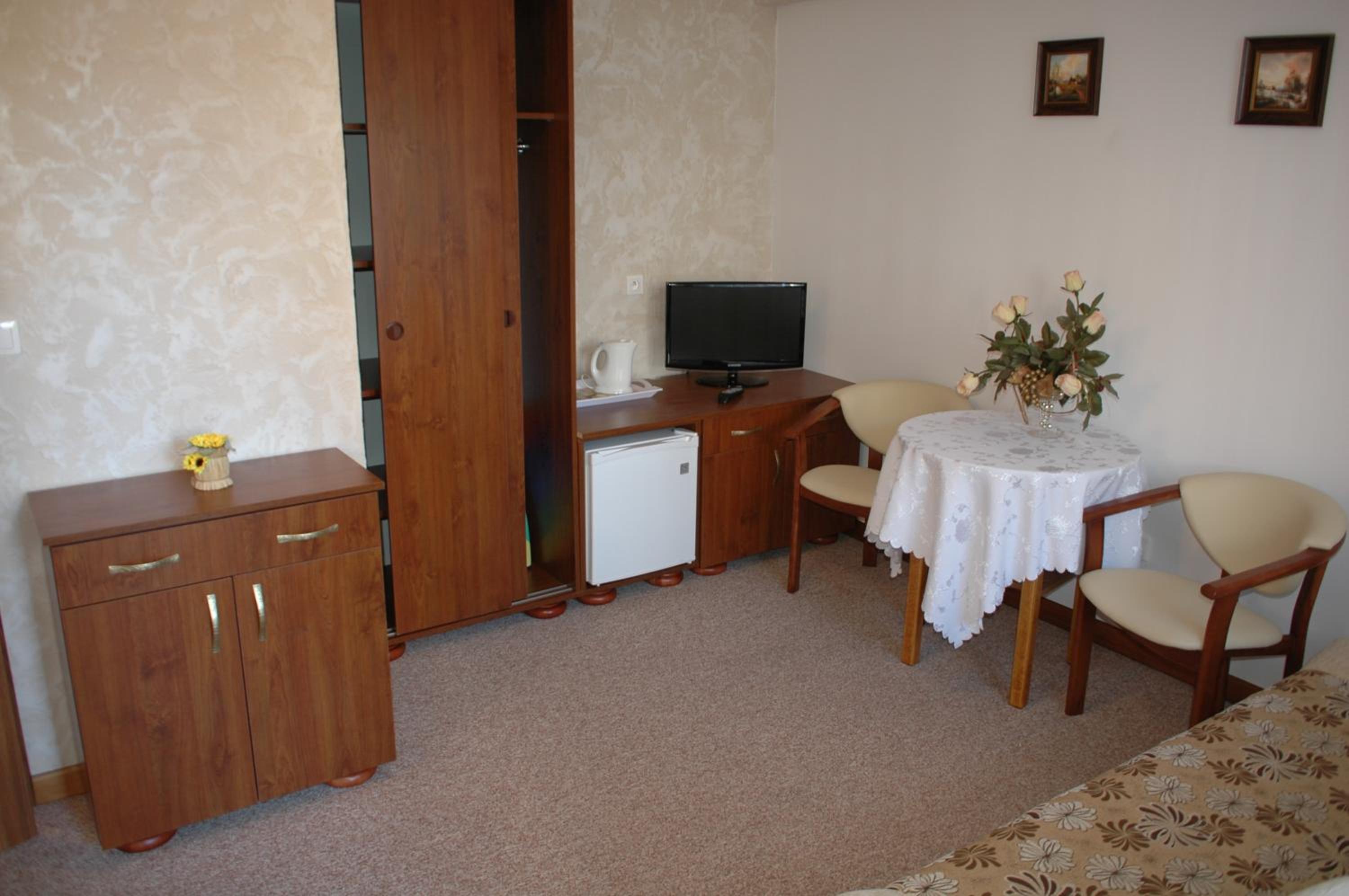 Double or Twin Room - Photo 7