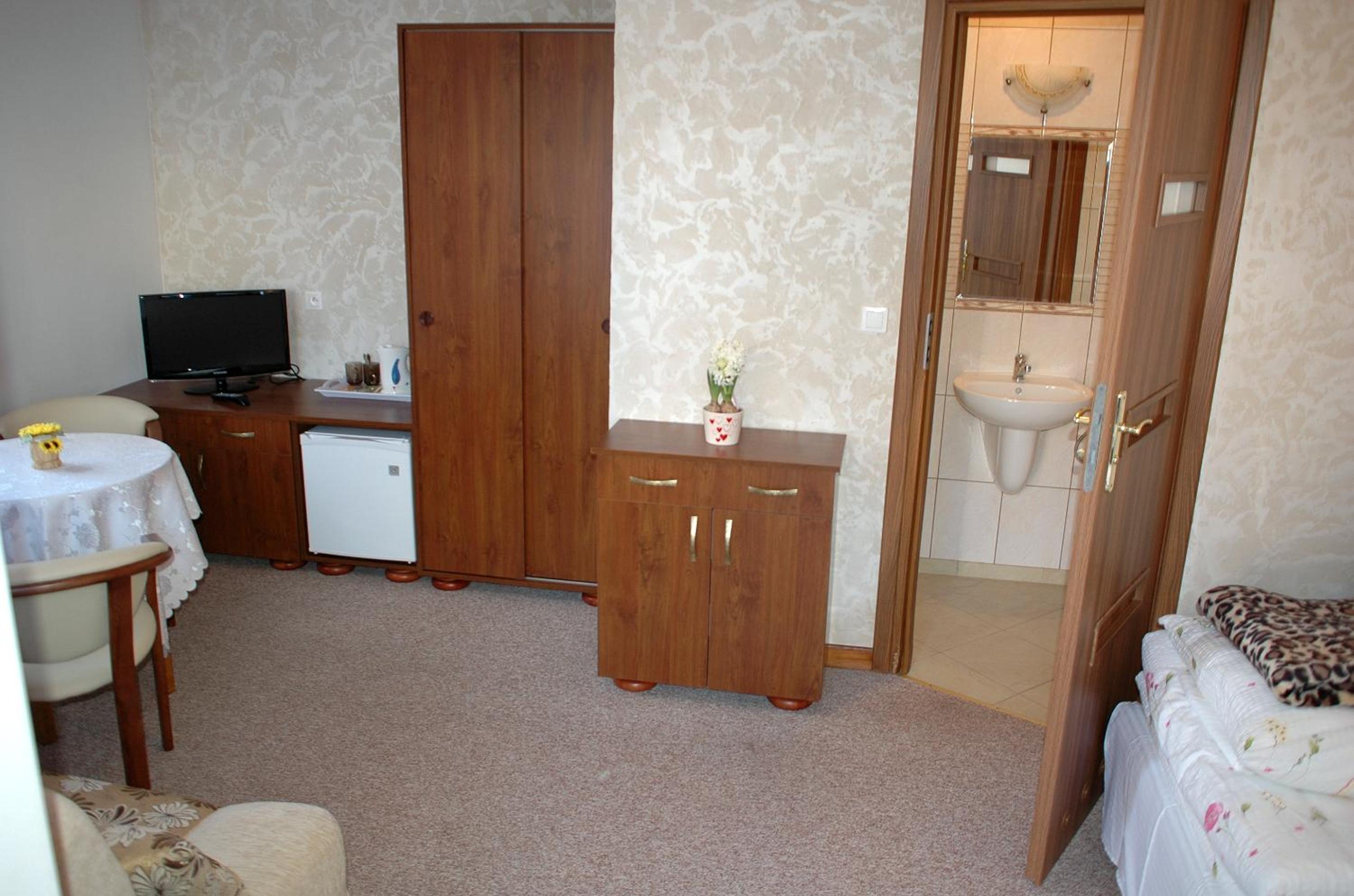 Double or Twin Room - Photo 14