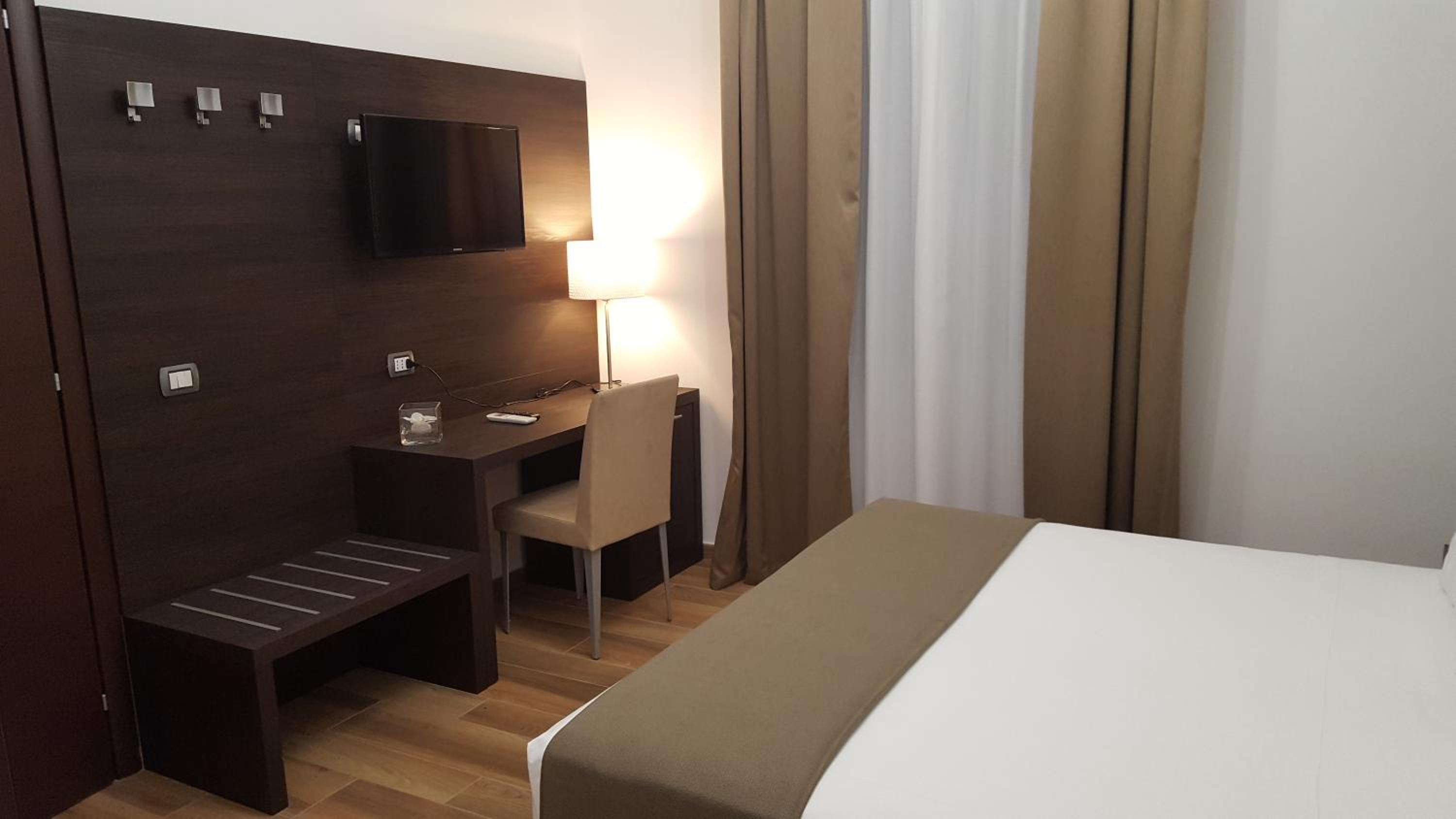 Double Room with Private External Bathroom photo 1
