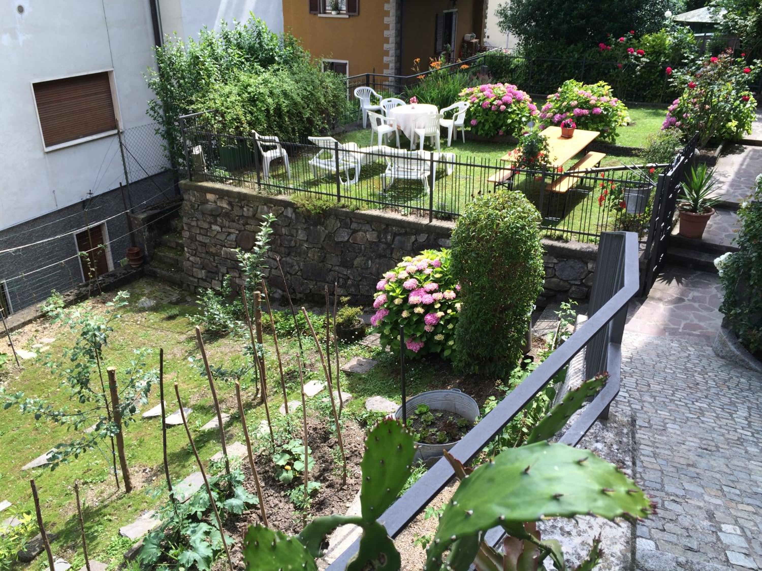 Double Room with Garden View and Private Bathroom photo 3