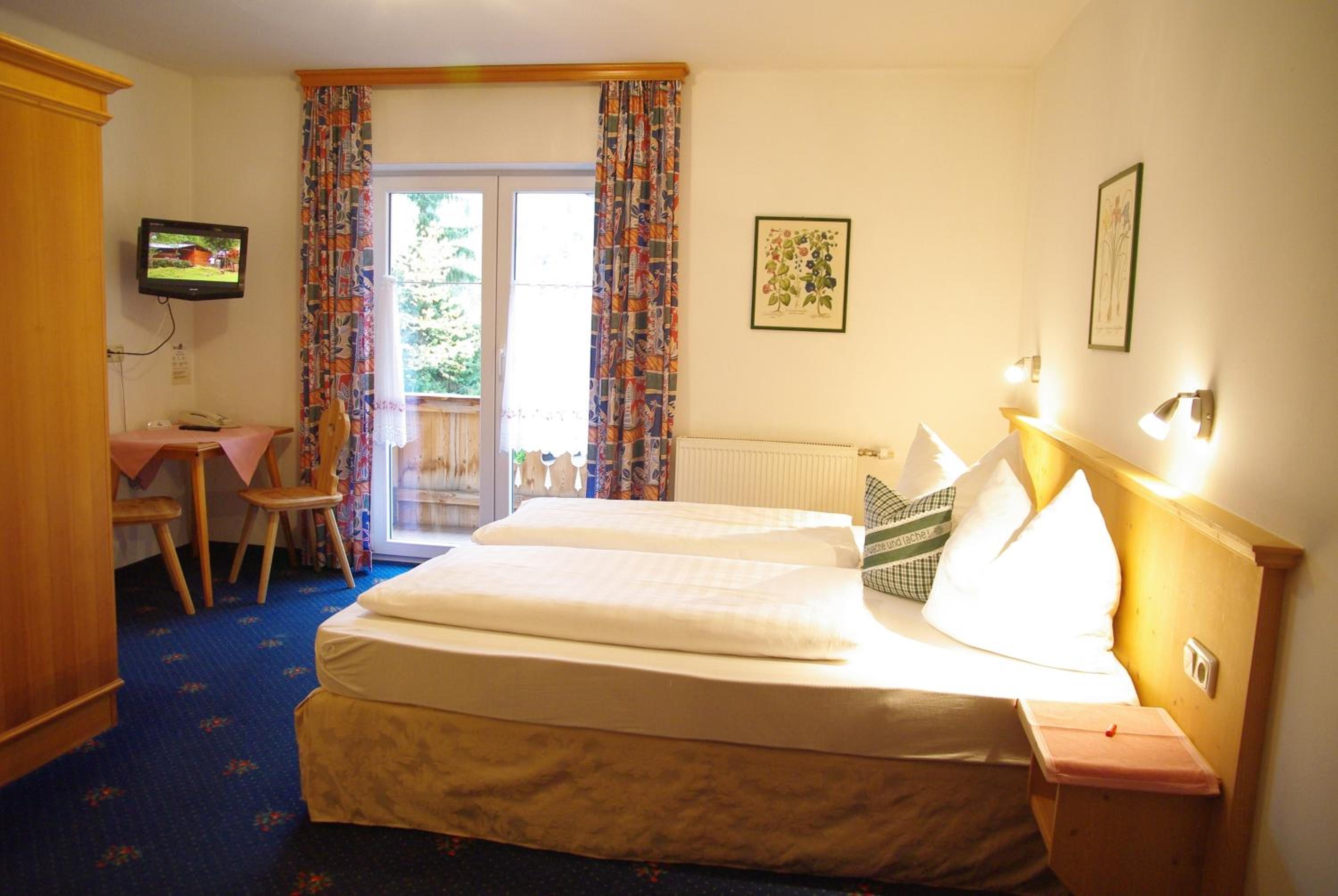 Double Room - Photo 9