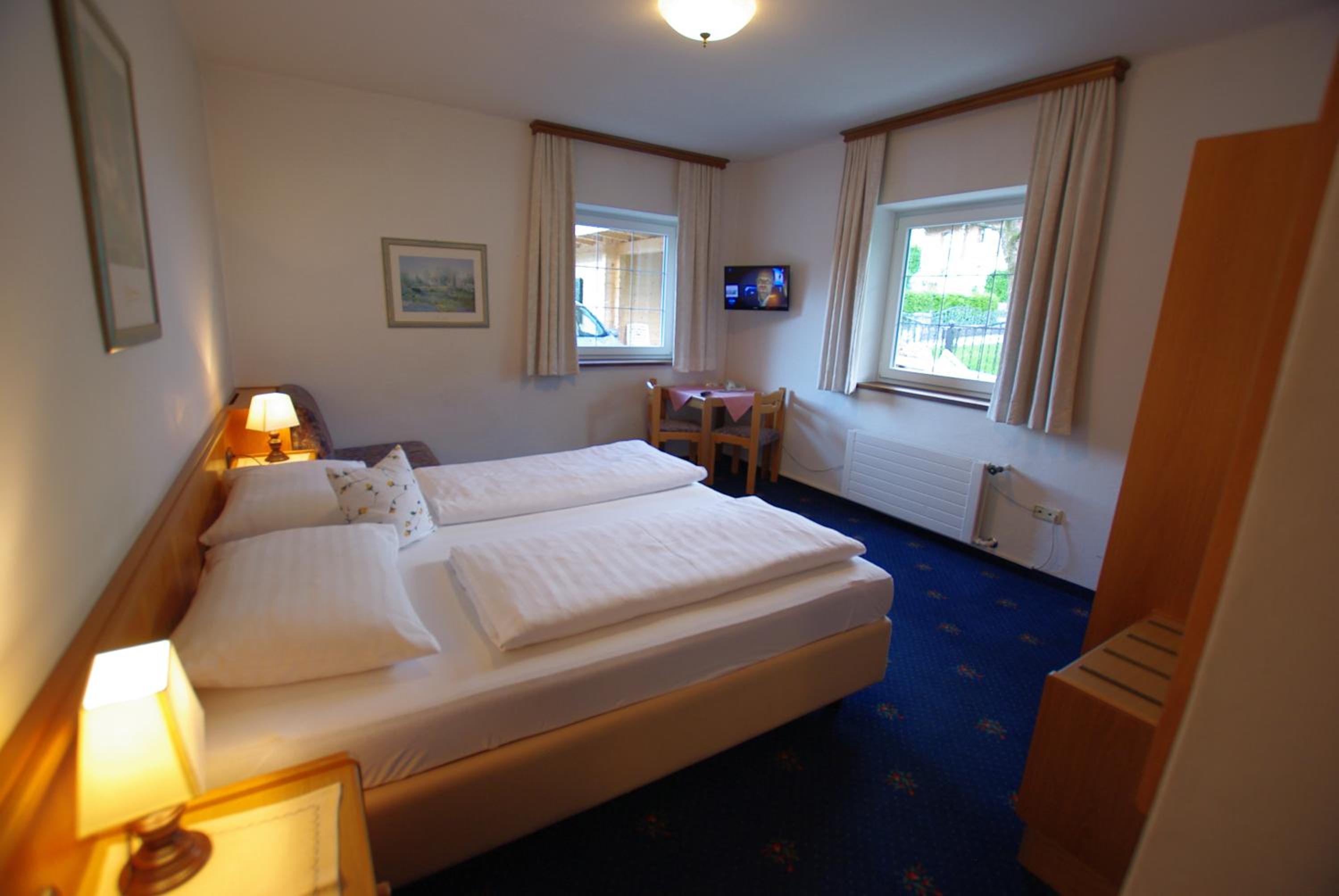 Double Room - Photo 8
