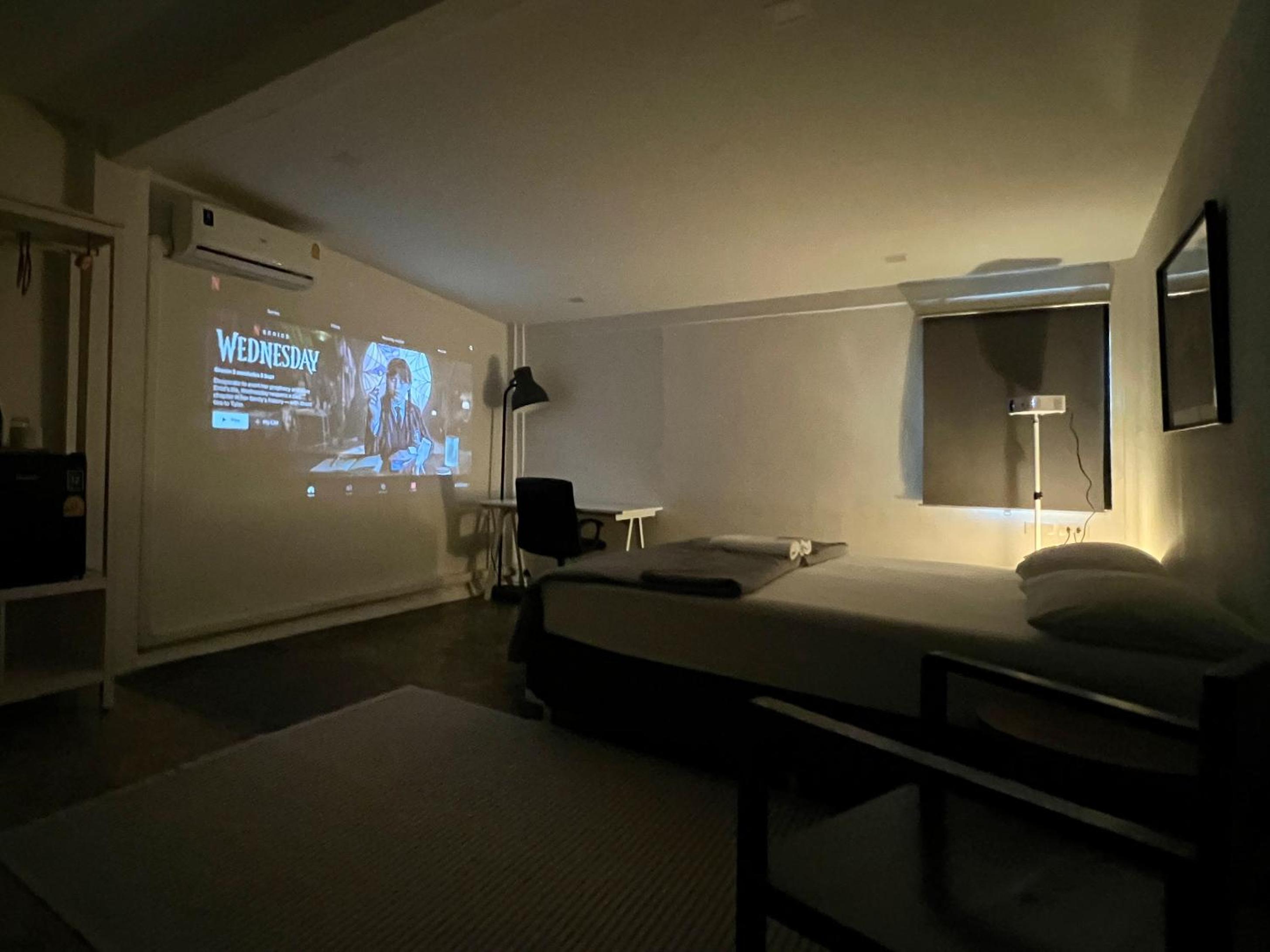 Large Double Room - Photo 4