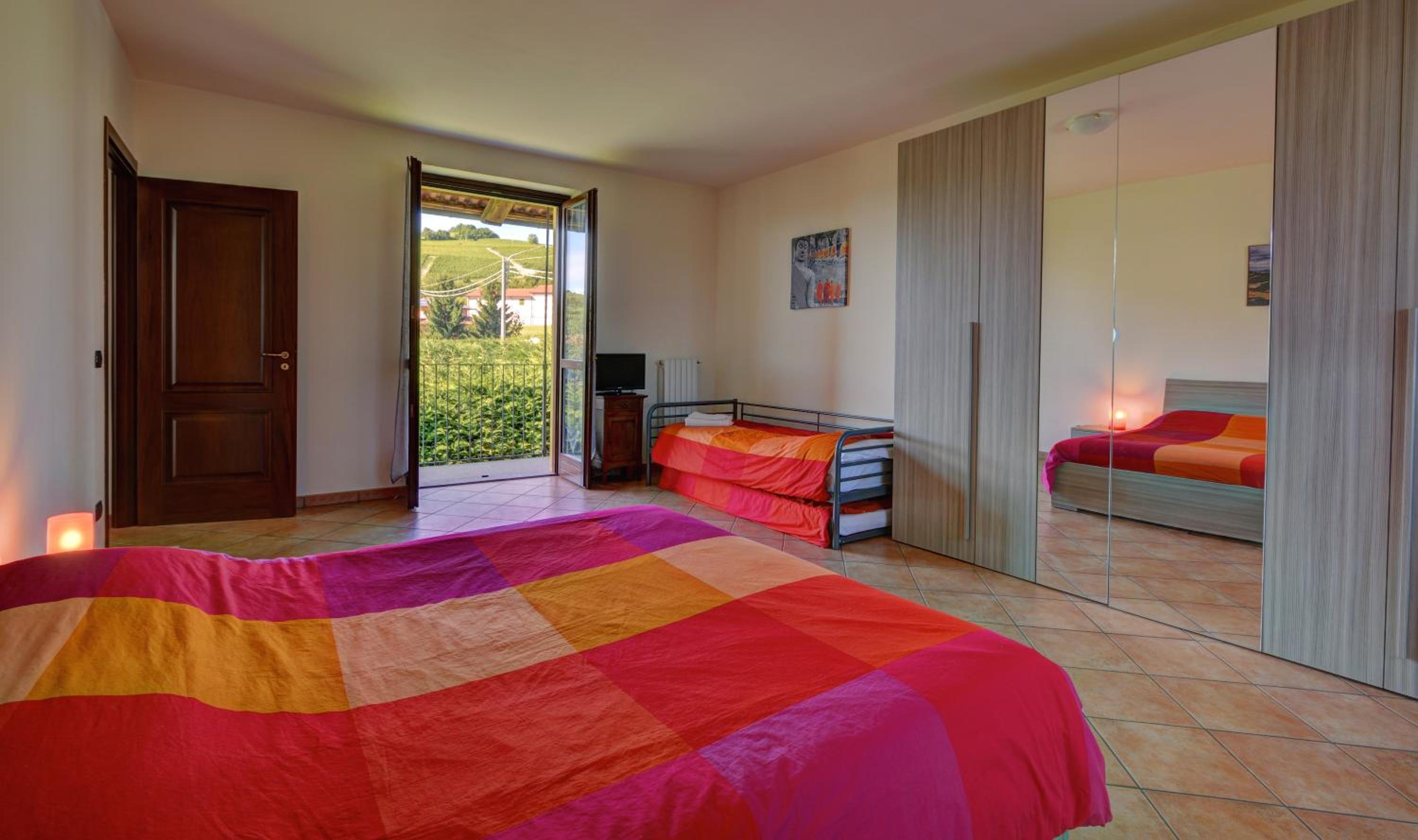 One-Bedroom Apartment with Balcony - Photo 4