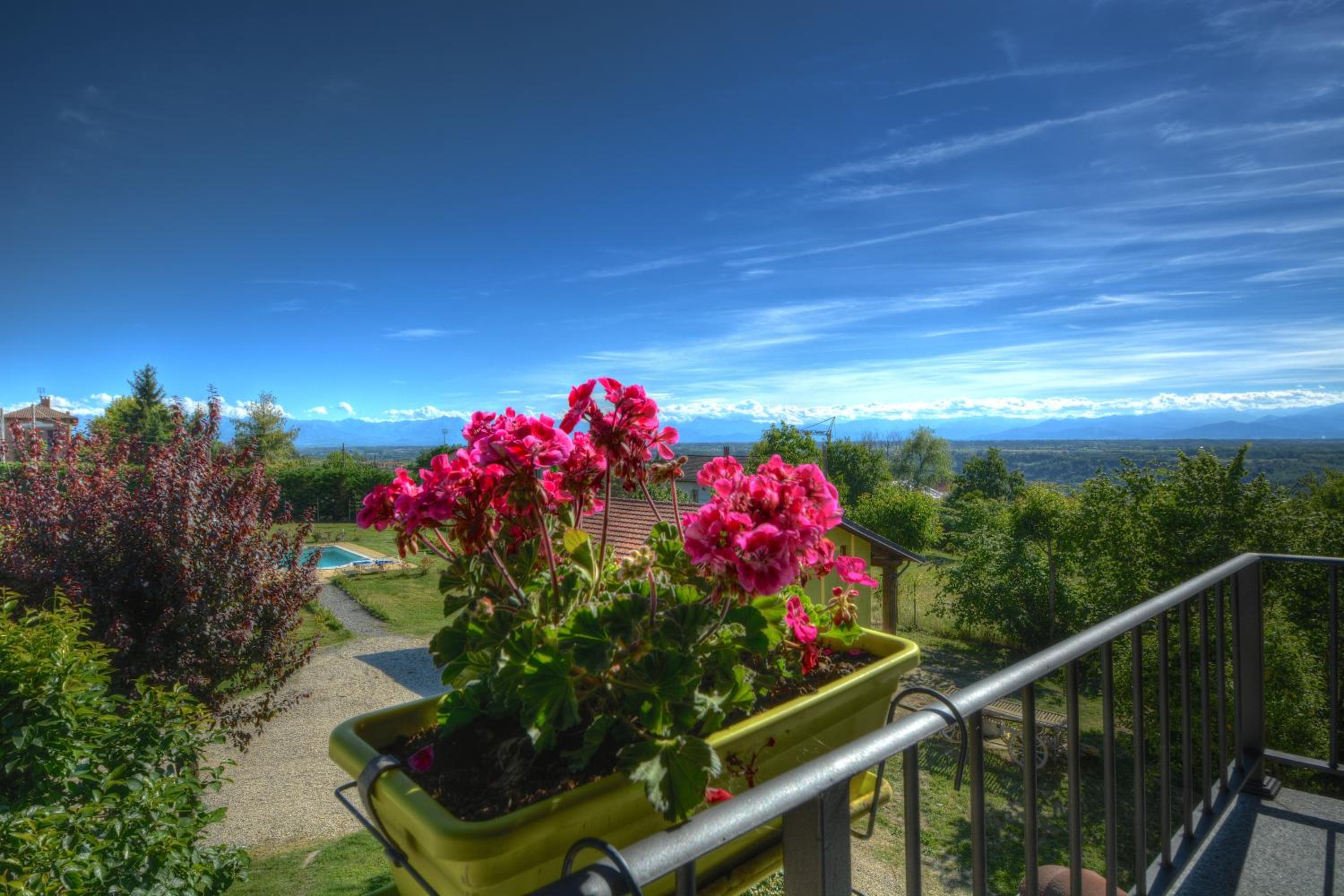 One-Bedroom Apartment with Balcony - Photo 15