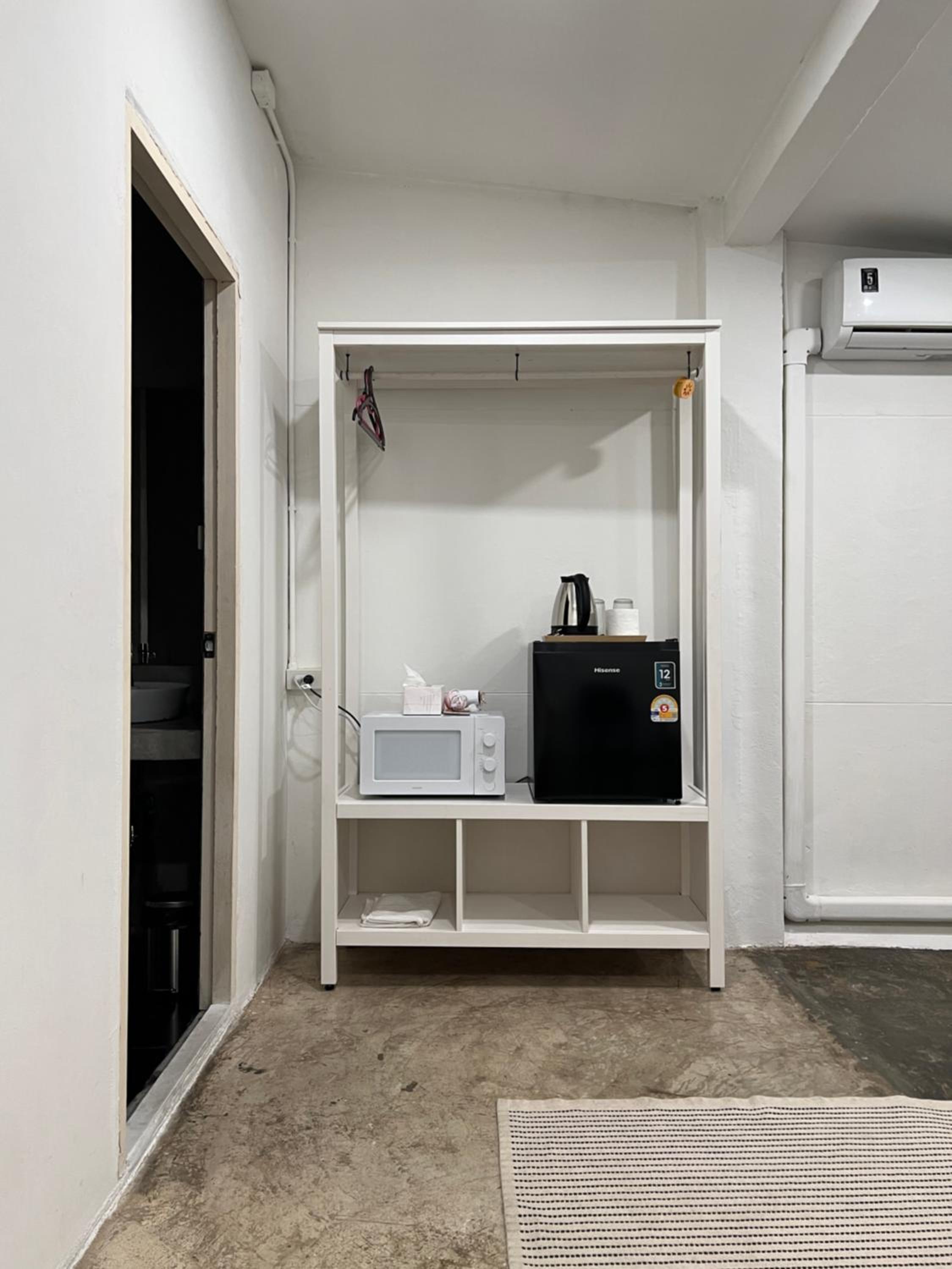 Large Double Room - Photo 8