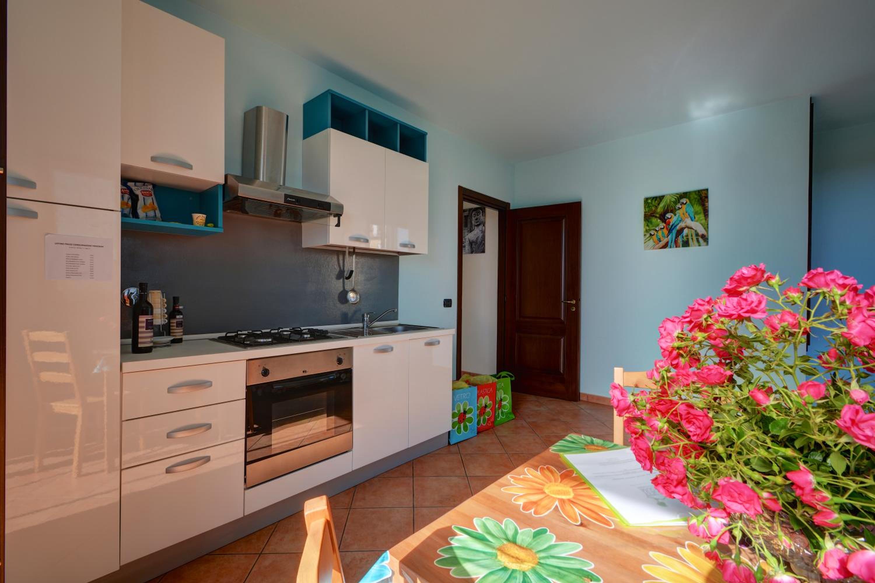 One-Bedroom Apartment with Balcony - Photo 23