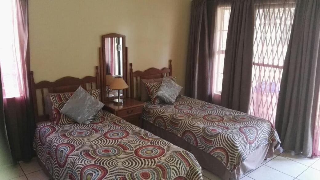 Standard Twin Room with Garden View photo 1