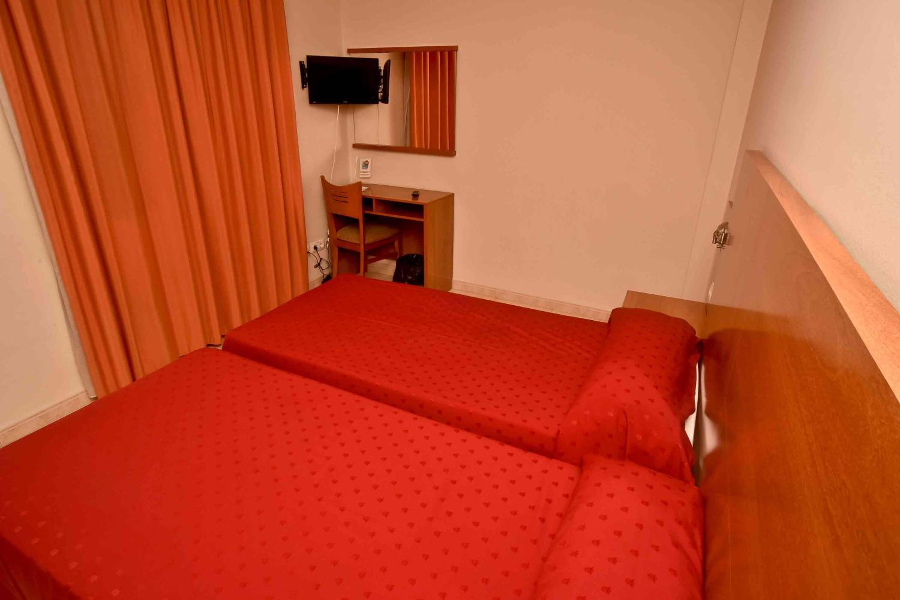 Double or Twin Room photo 3