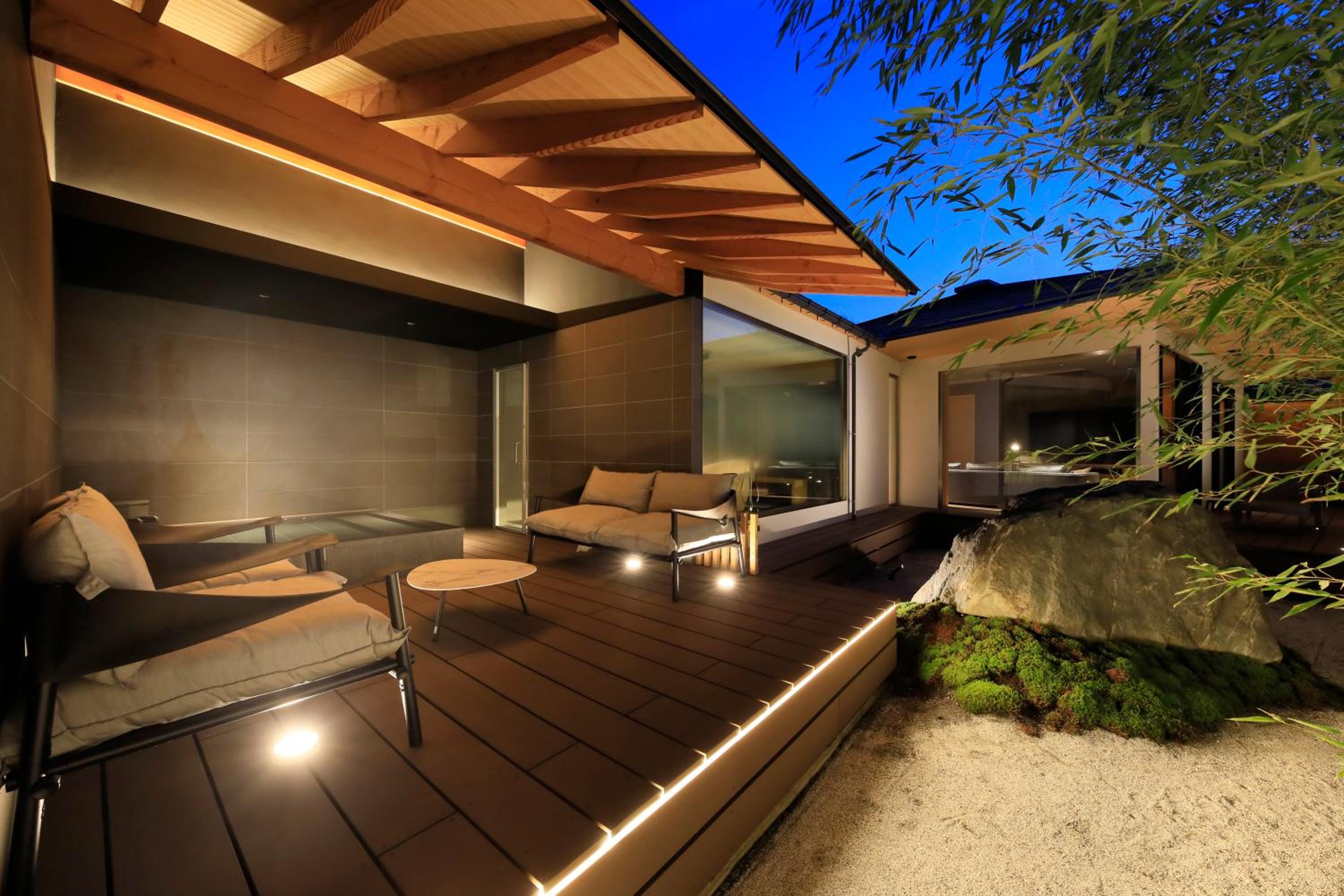 Villa Suite with Open-Air Bath photo 2