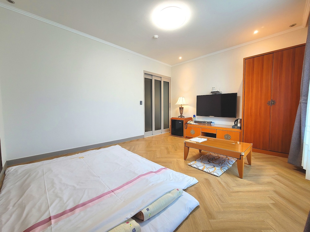Standard Ondol Room photo 2