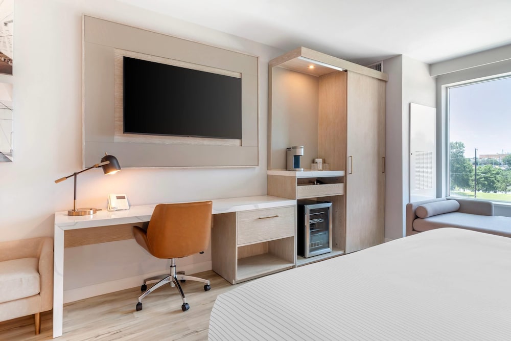 Standard Room, 1 King Bed with Sofa bed, Non Smoking photo 1