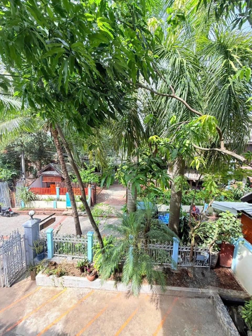 Single Room with Shared Bathroom