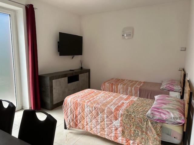 Twin Room with Private Bathroom
