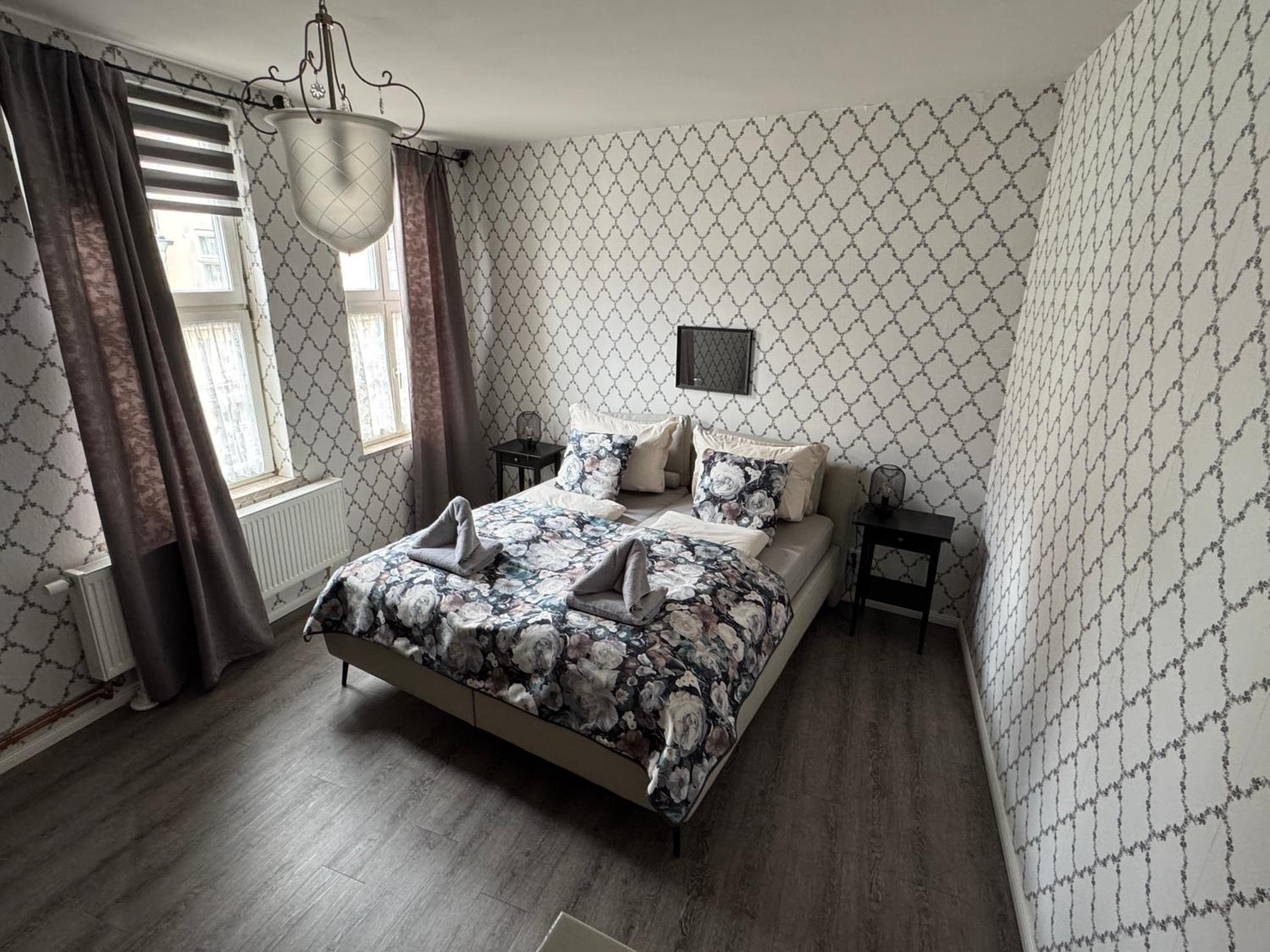 Two-Bedroom Apartment - Photo 18