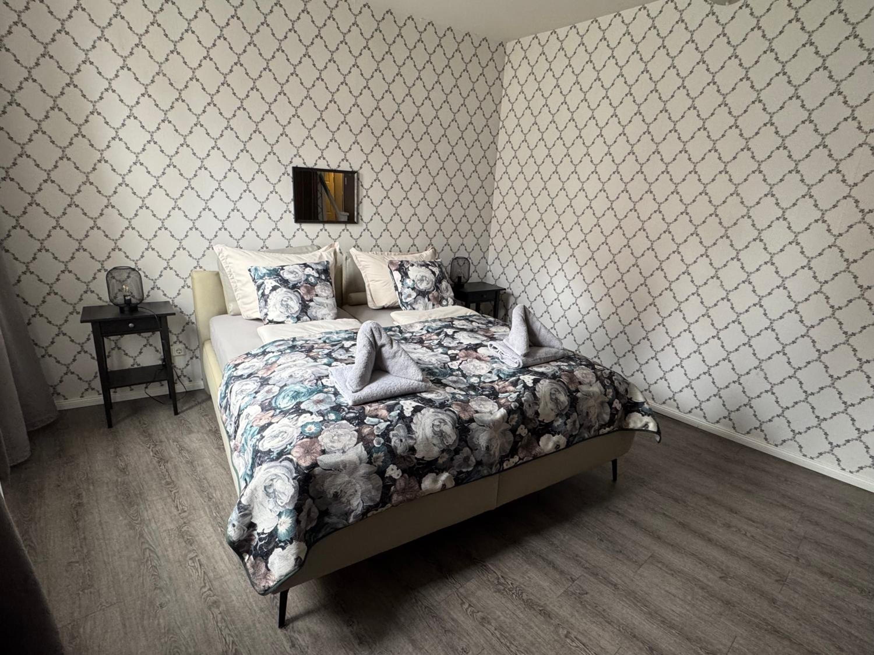 Two-Bedroom Apartment - Photo 19