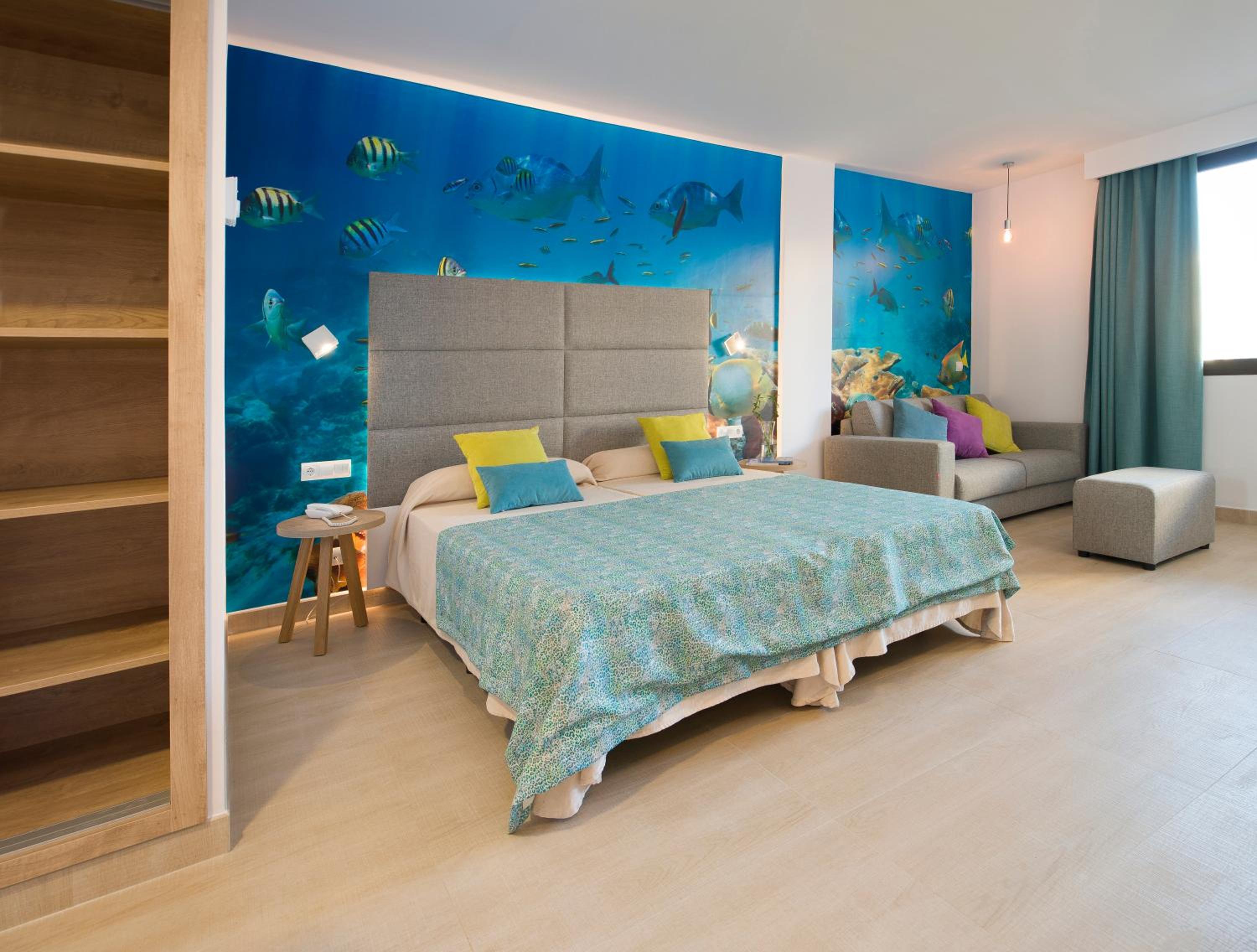 Family Room - Photo 3