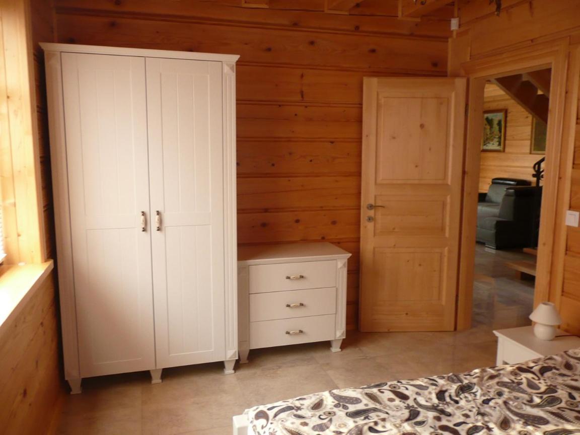 Five-Bedroom House photo 3