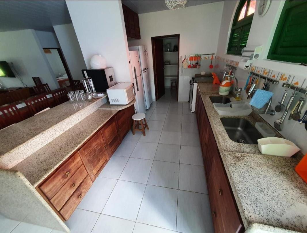 Six-Bedroom House photo 2
