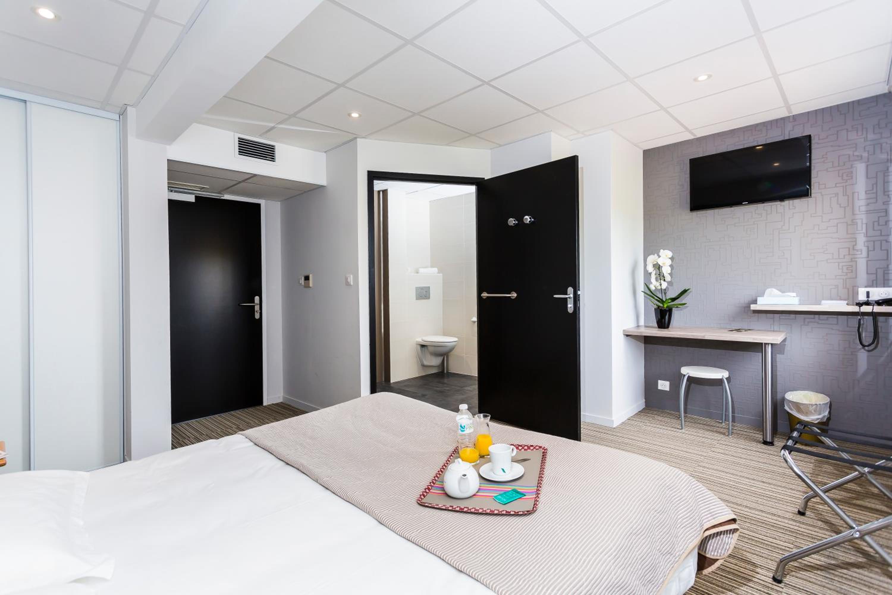 Superior Double Room - Disabillity Access - Photo 3
