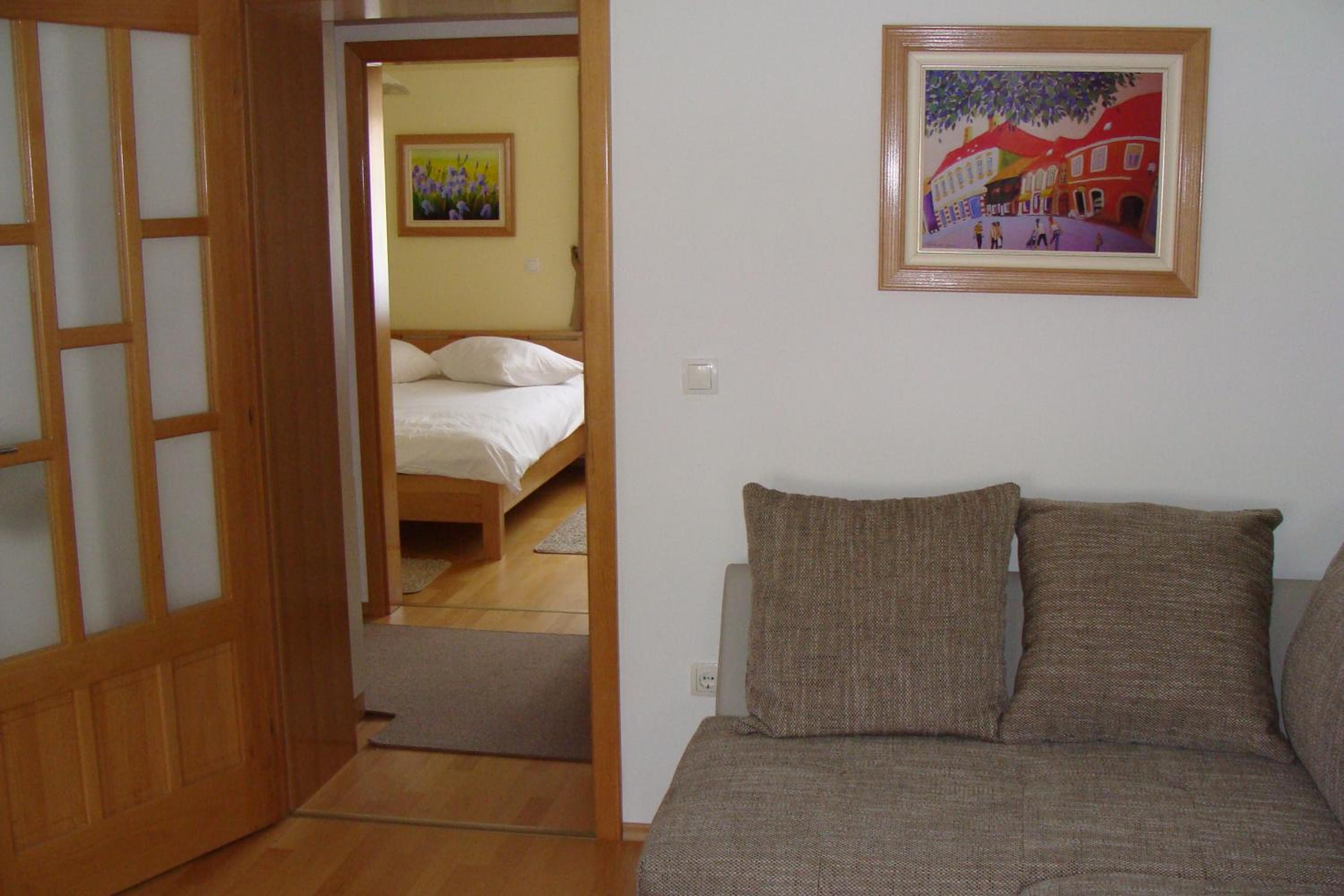 One-Bedroom Apartment photo 2