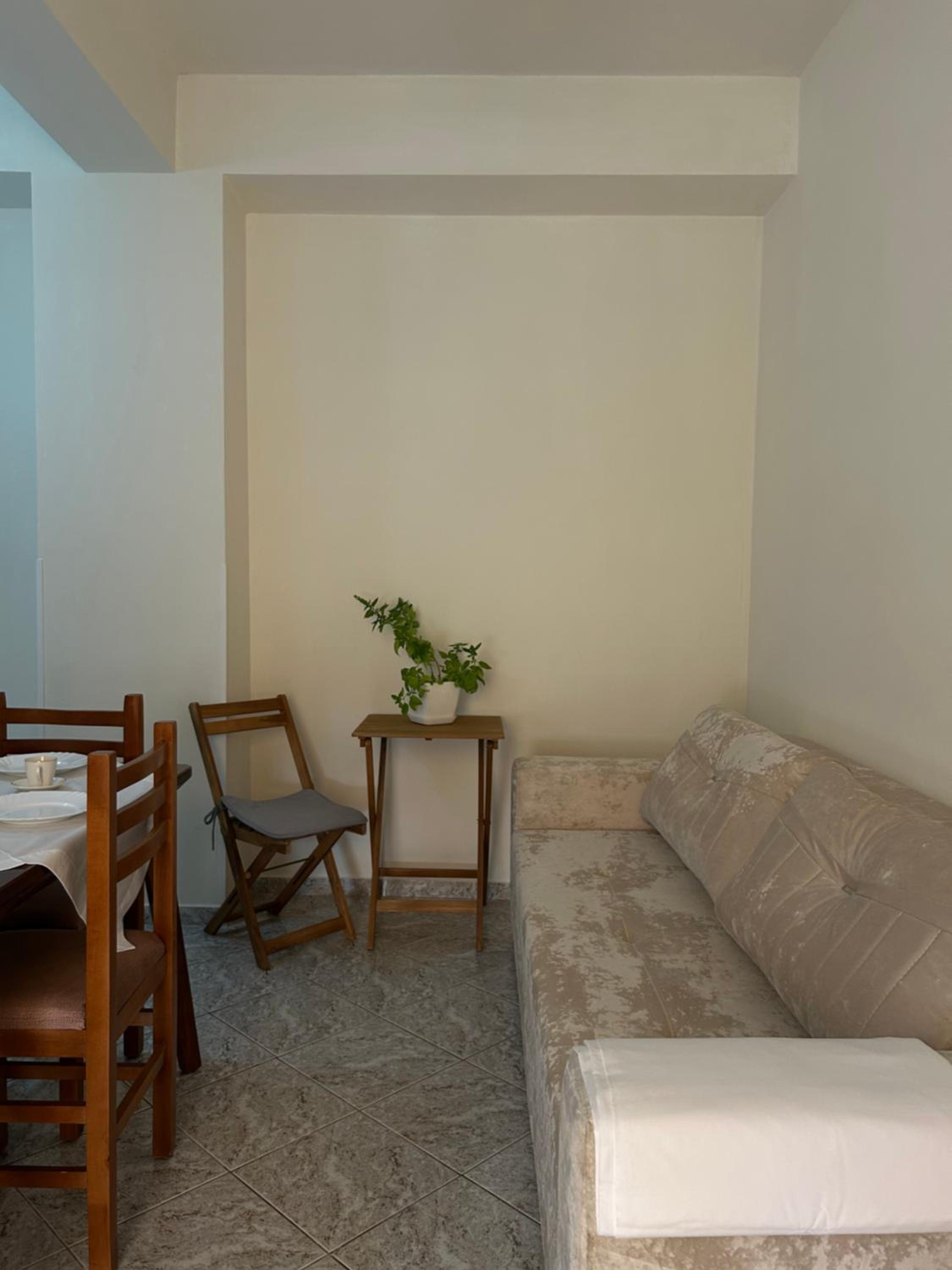 One-Bedroom Apartment with Balcony