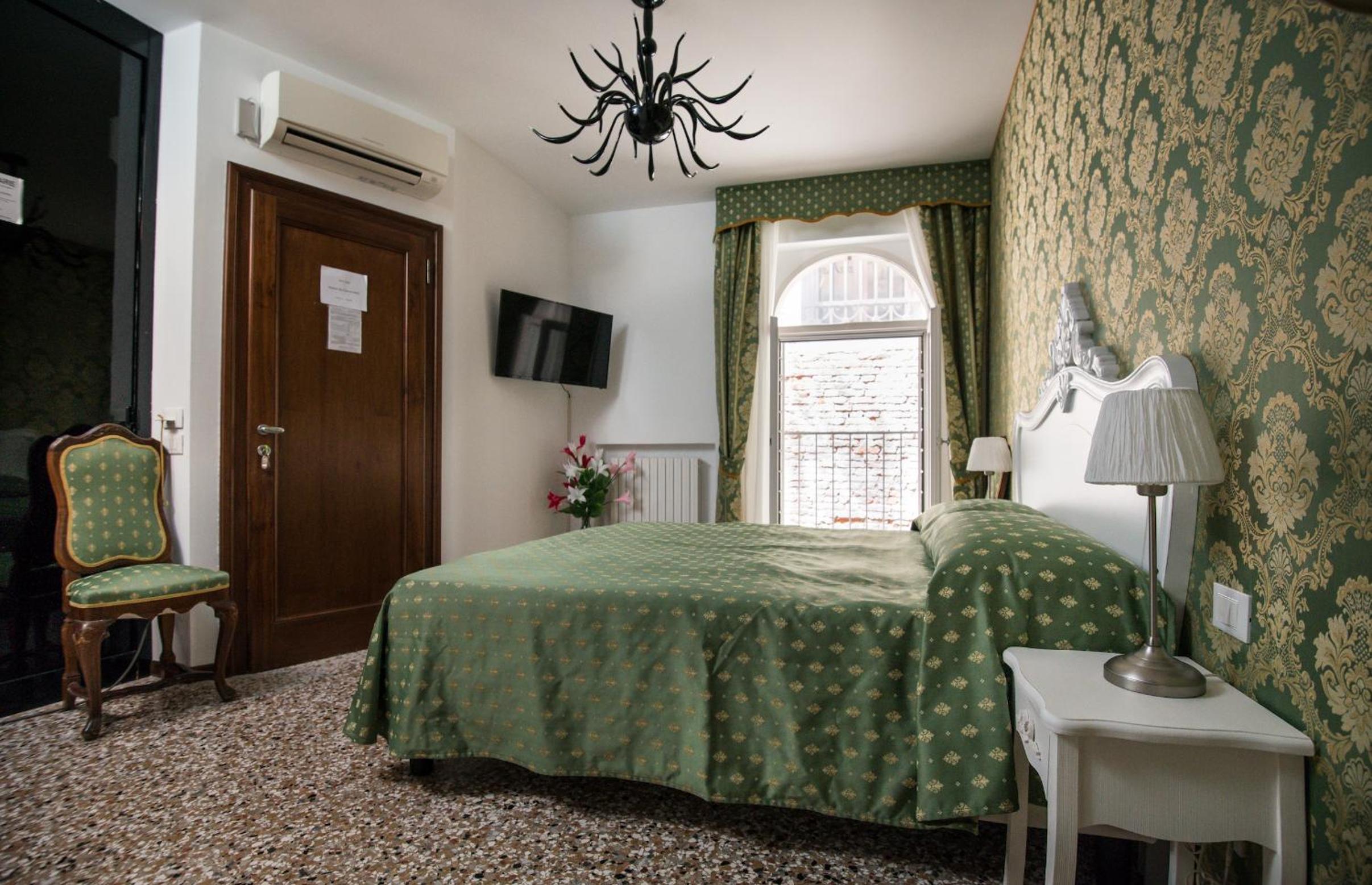 Standard Double Room photo 1