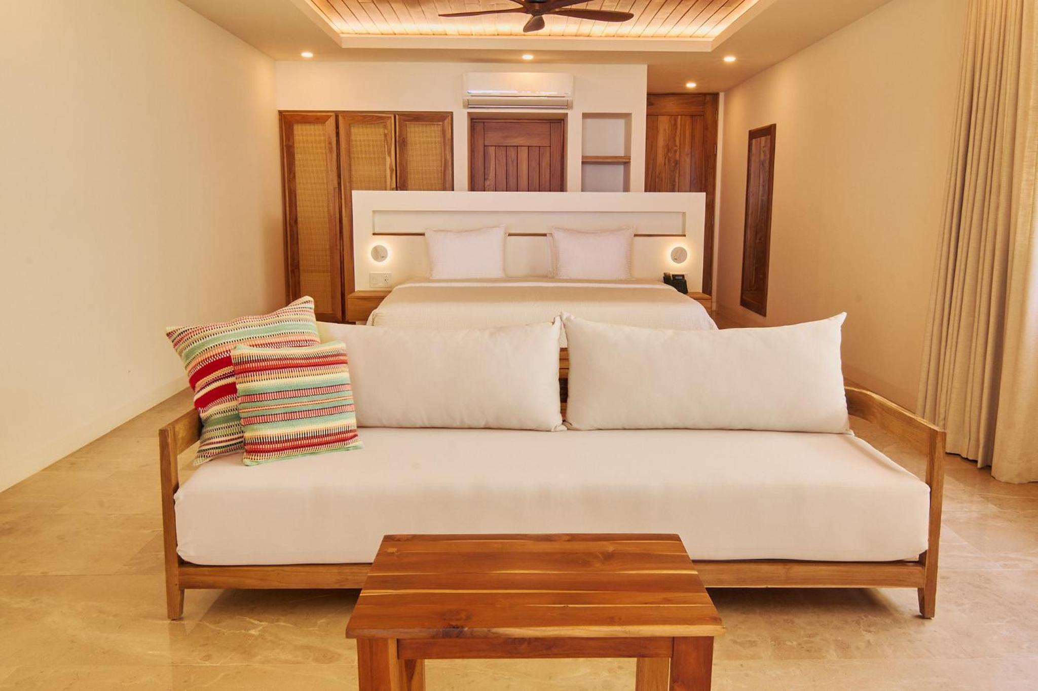 Beachfront Suite Balcony