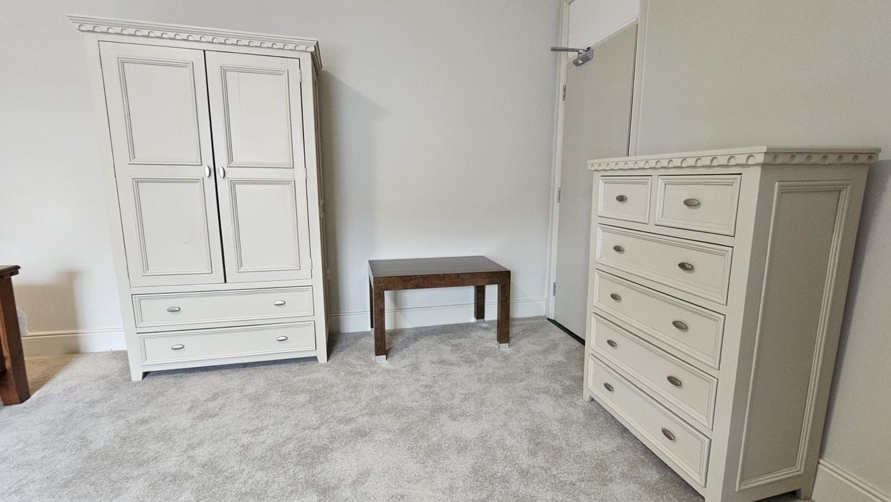 Family Room with Private Bathroom - Photo 6