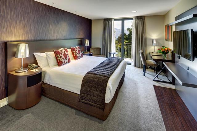 Deluxe Room with Alpine View - Photo 3