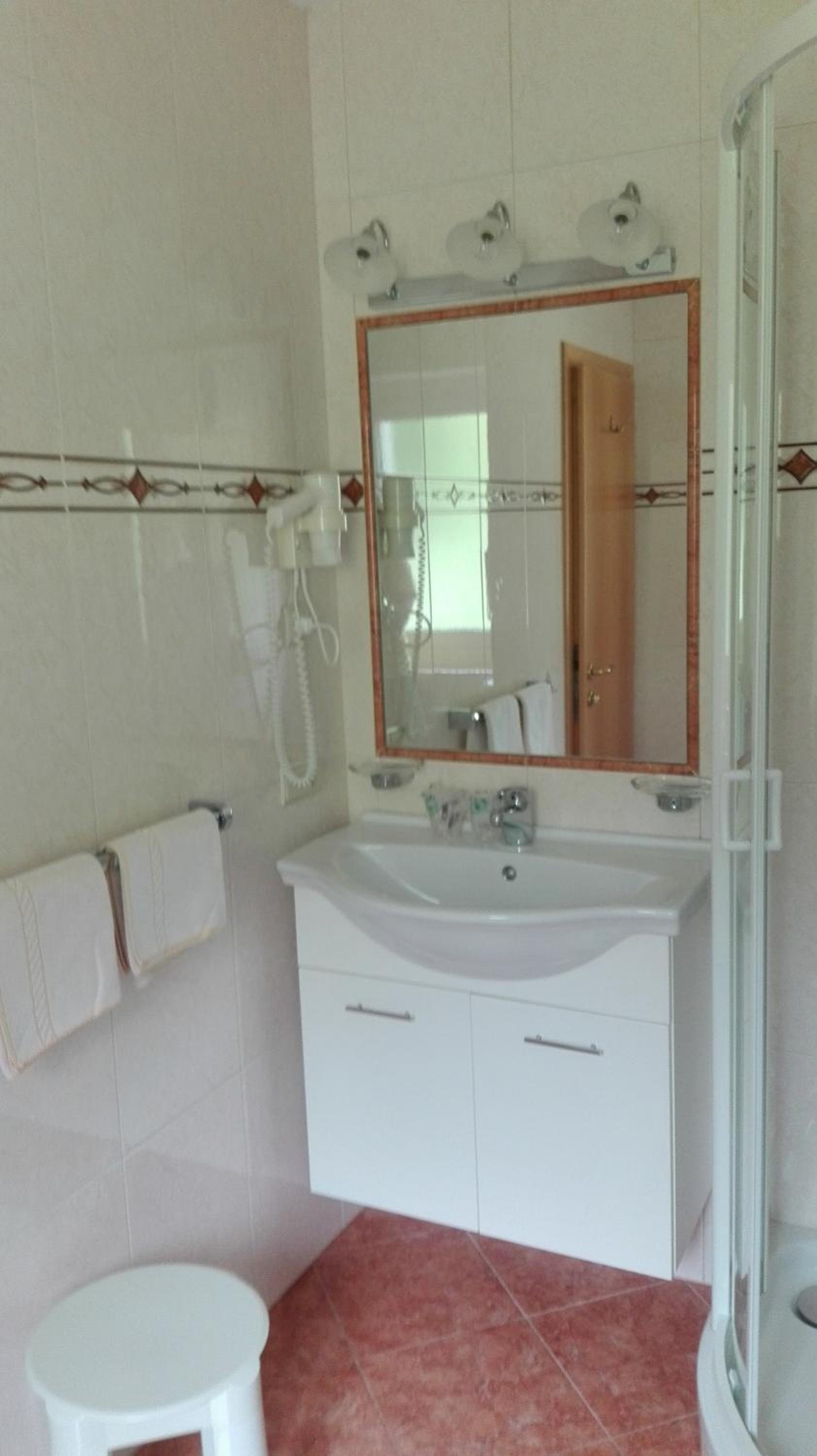 Double Room - Photo 4