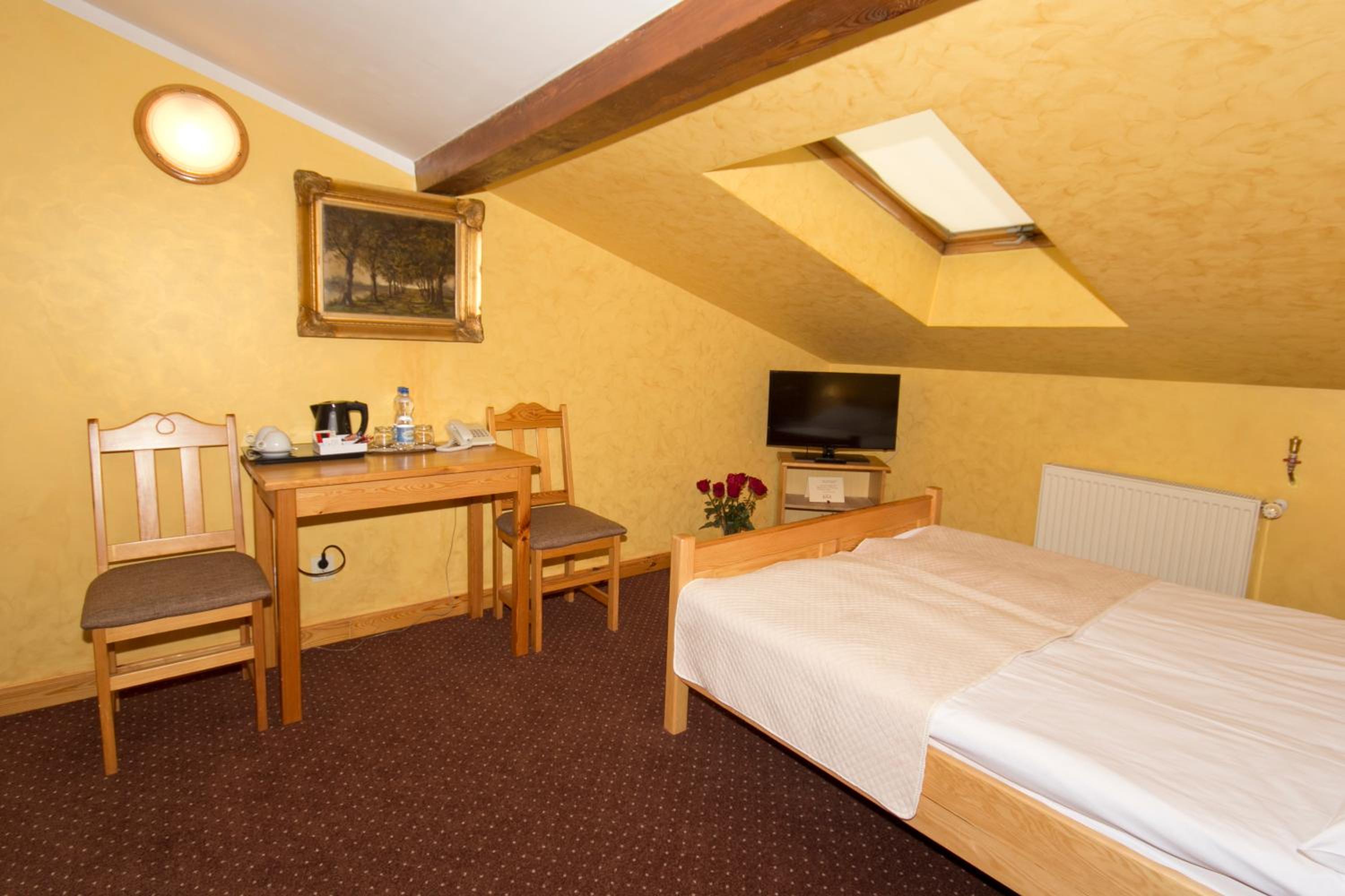 Economy Double Room - Photo 6