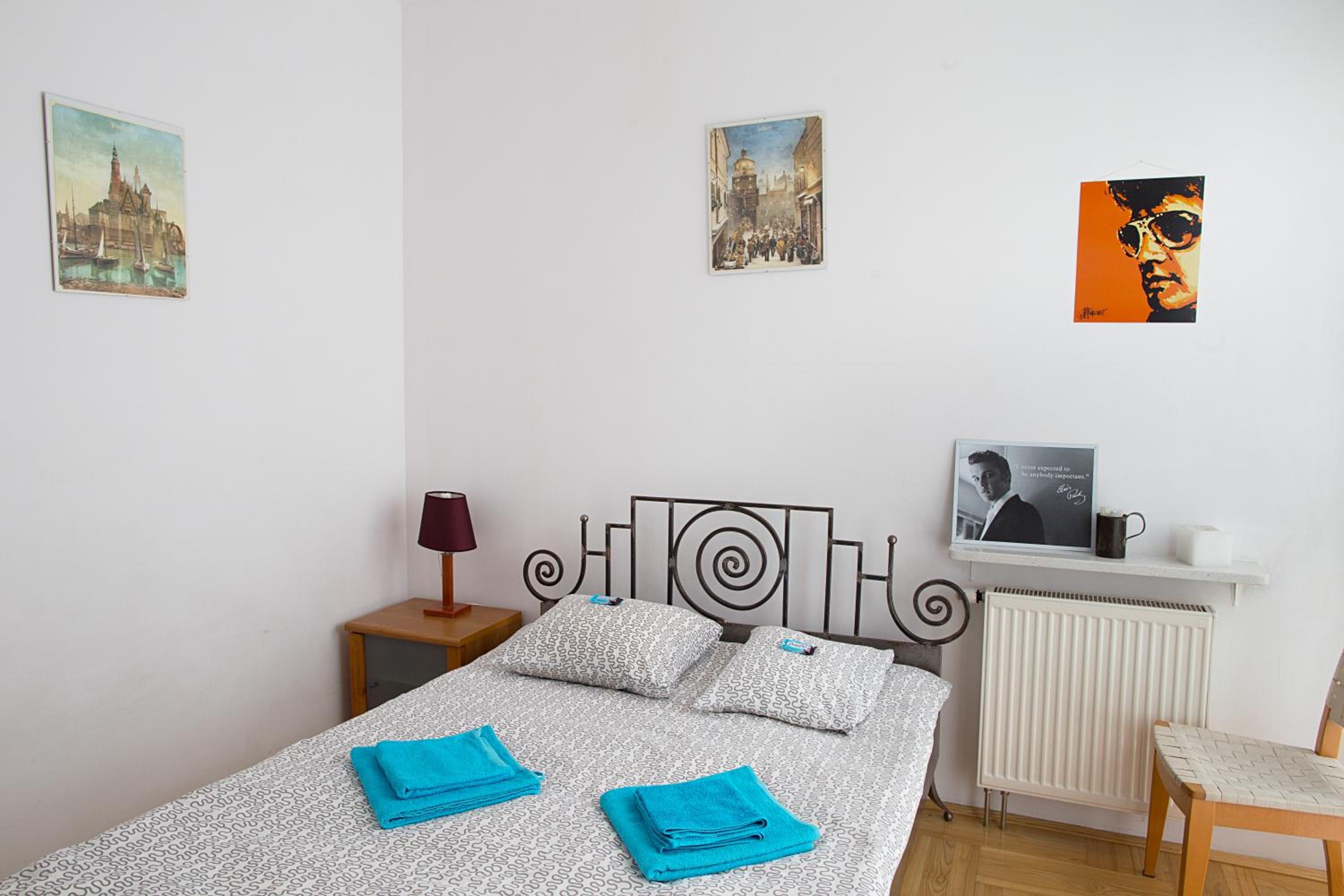 Three-Bedroom Apartment - Photo 23