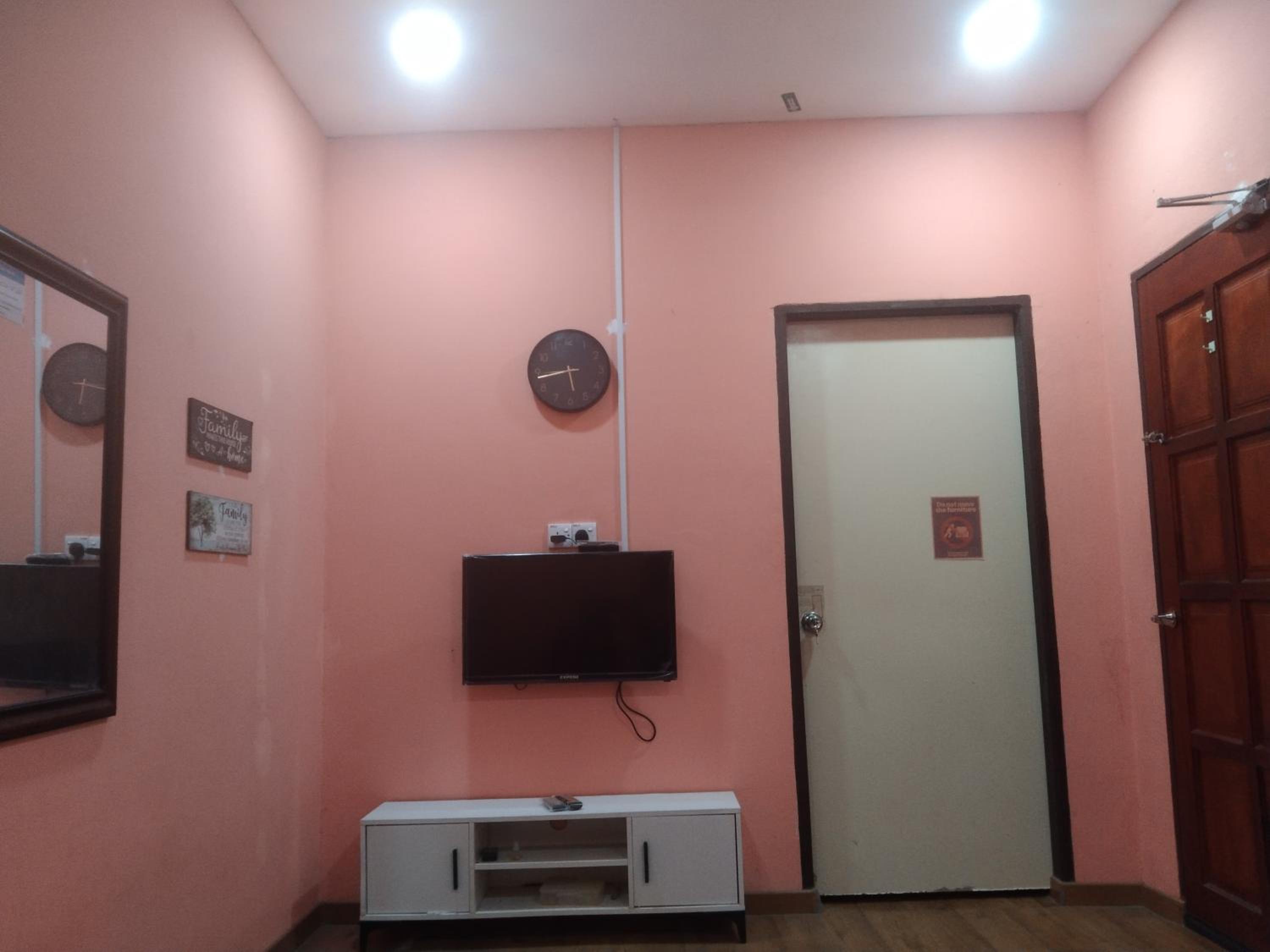 Two-Bedroom House photo 3
