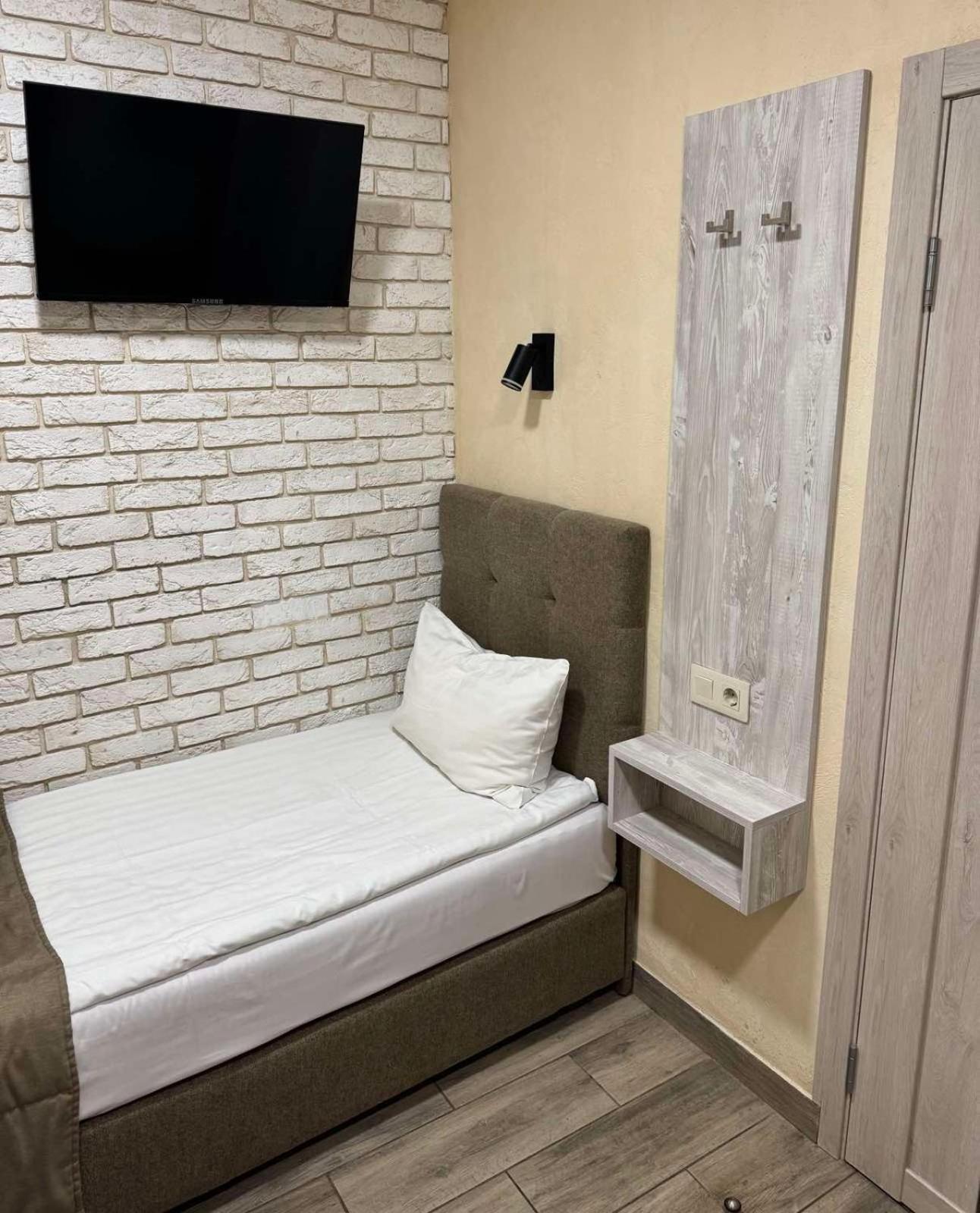 Budget Twin Room photo 2