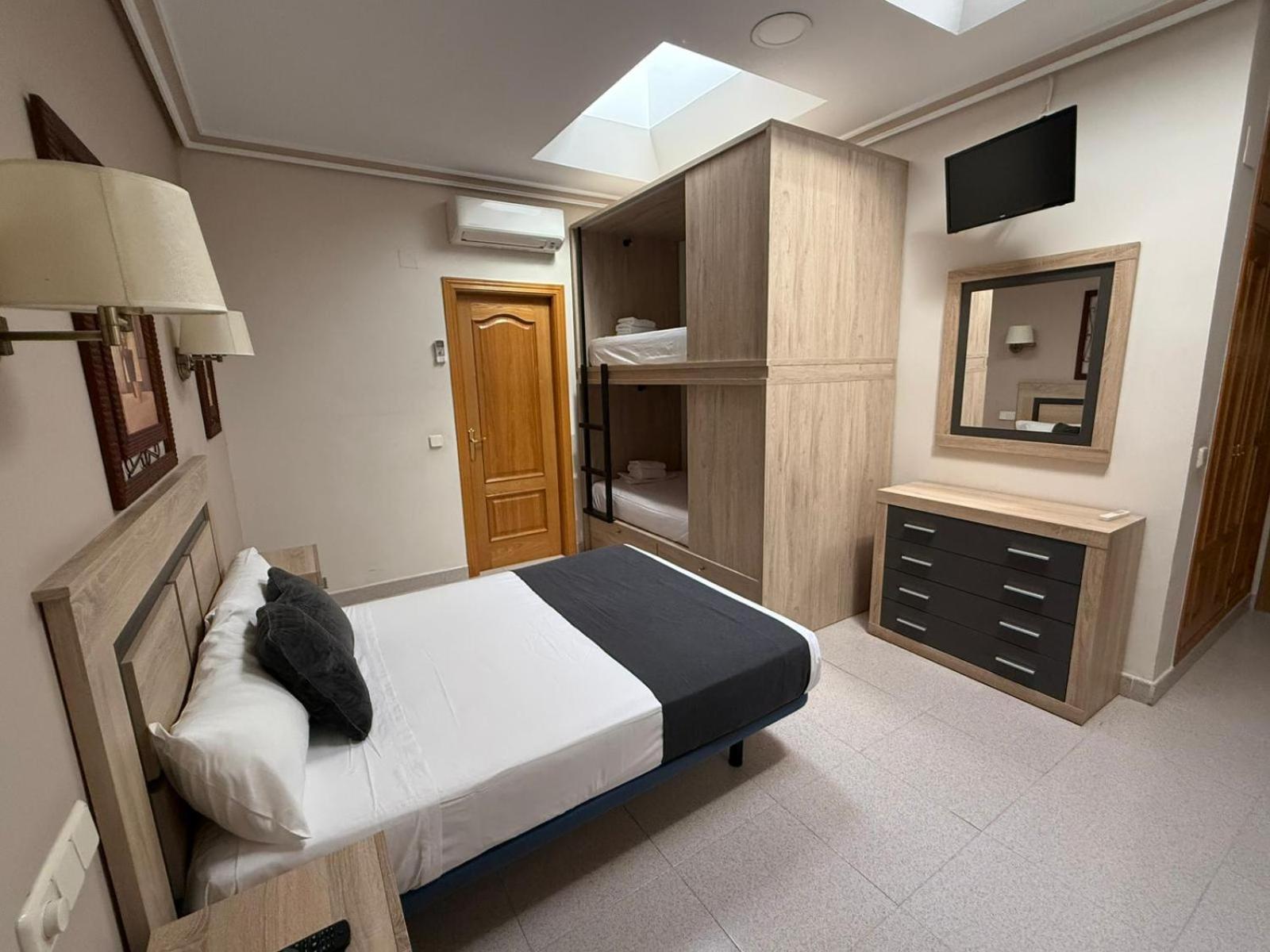 Quadruple Room with Private Bathroom and Free Shuttle photo 3