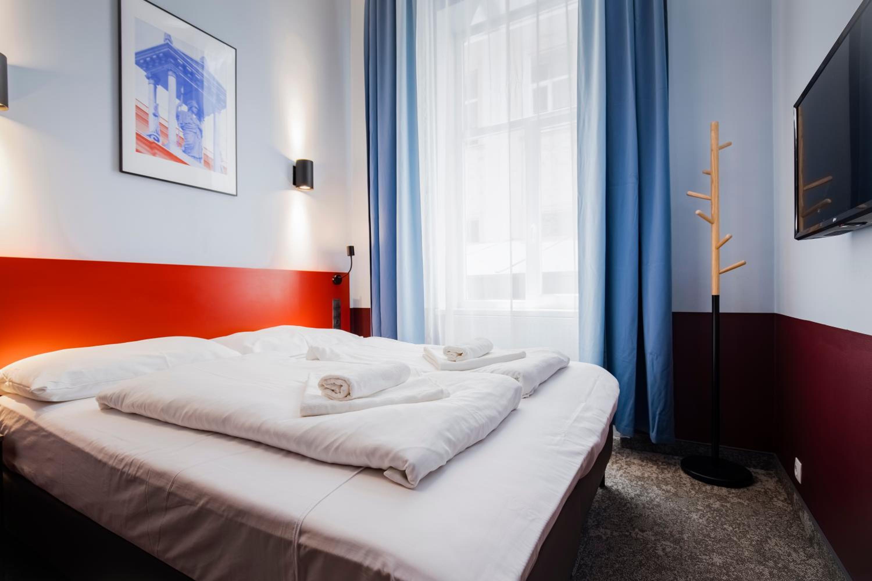 Triple Room with Private Bathroom - Photo 7