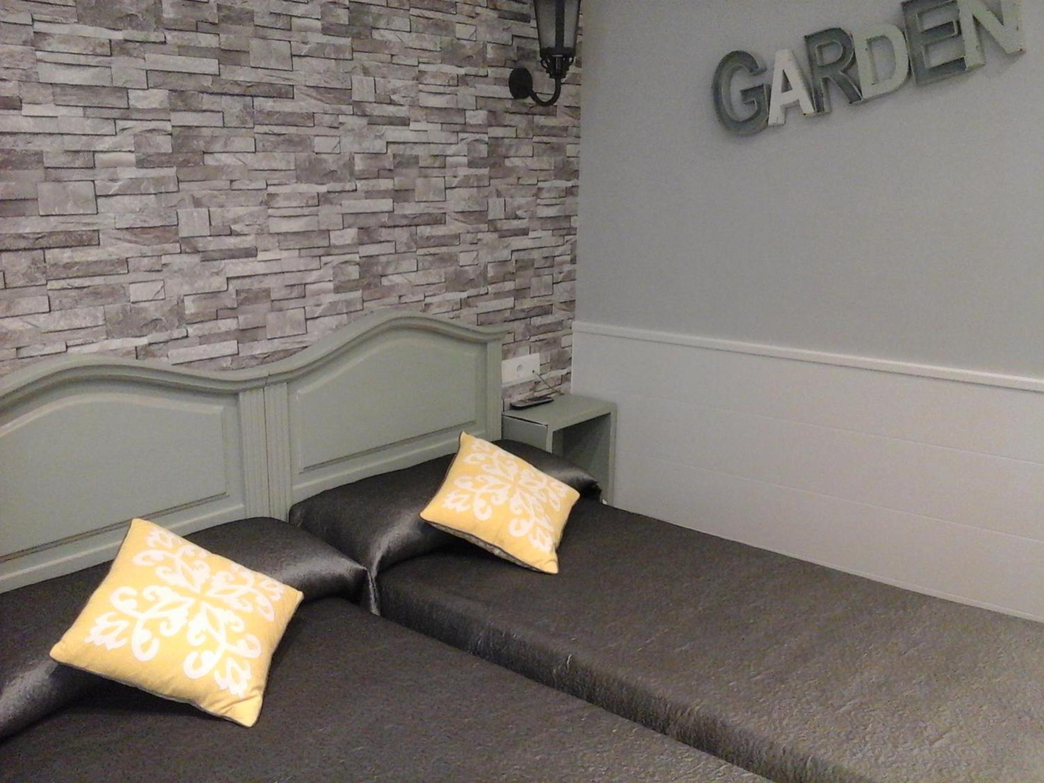 Twin Room - Photo 6