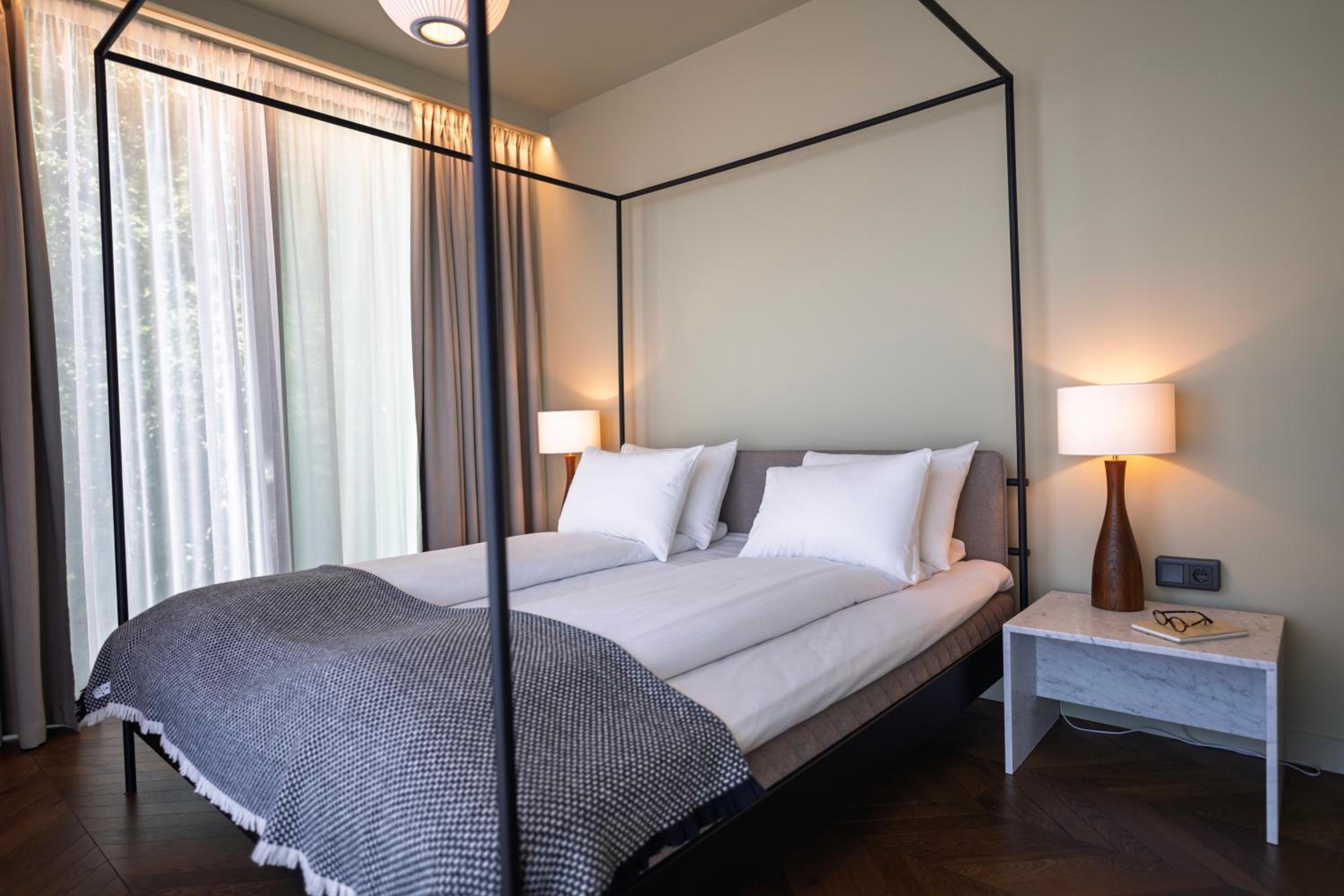 Suite - Photo 7