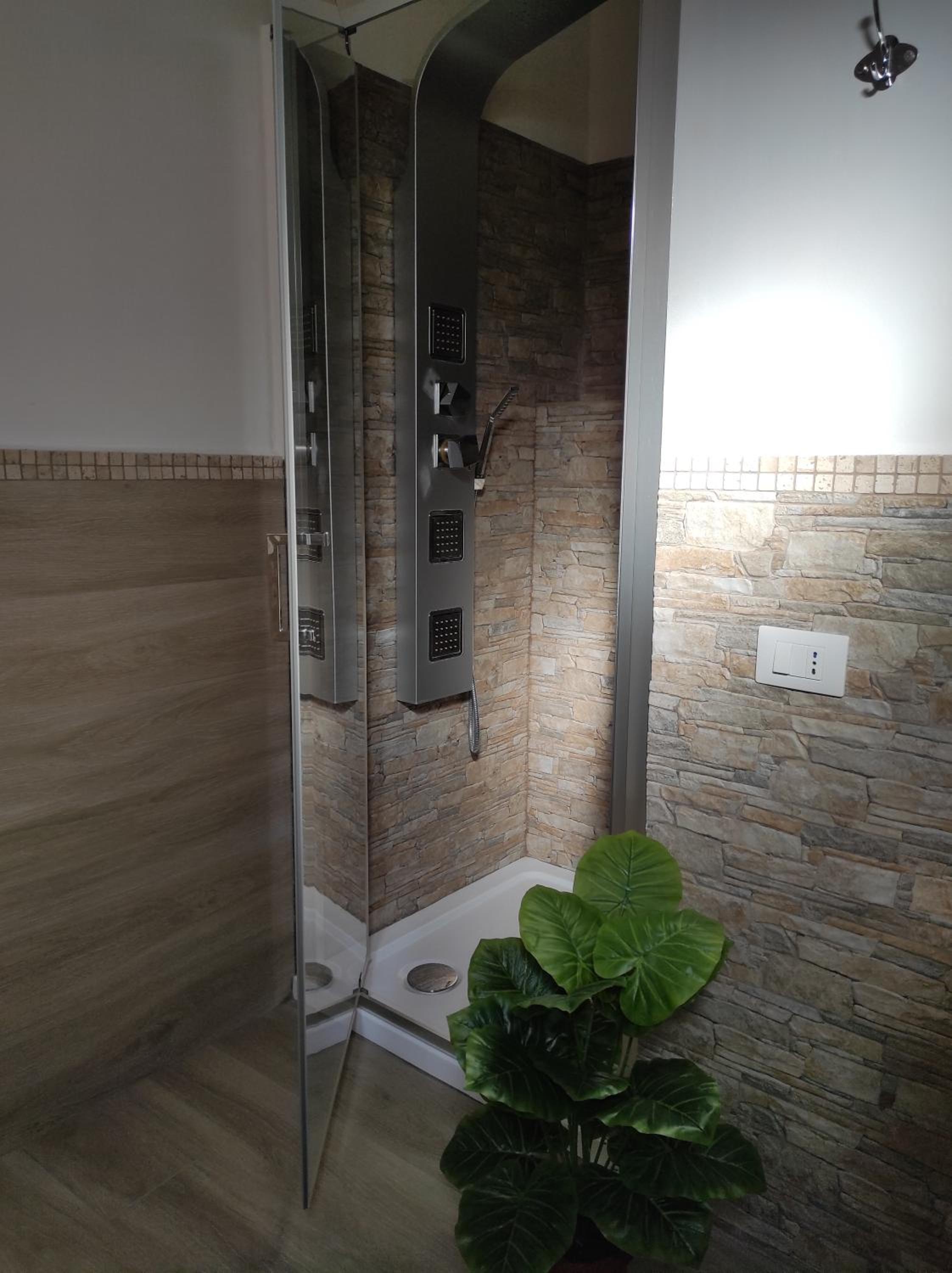 Deluxe Double Room with Shower photo 2